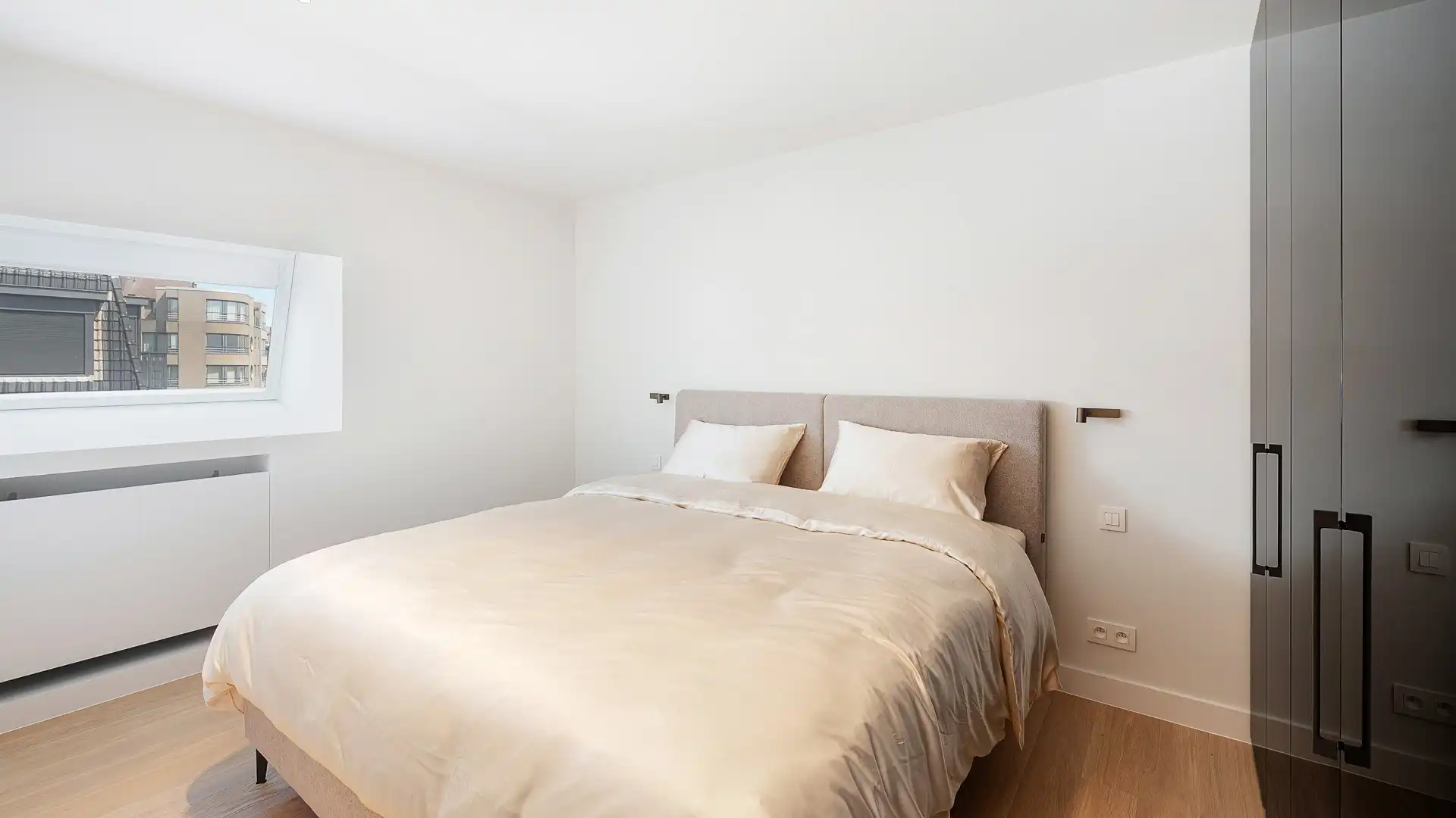 Prachtig gerenoveerd duplex appartement [J. Nellenslaan -Duinbergen]. foto 17