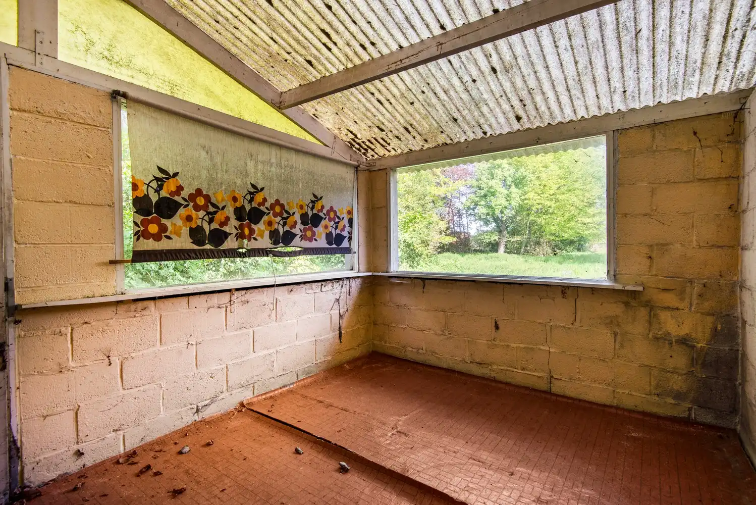 Te renoveren woning met karakter op toplocatie in Borsbeek. foto 13