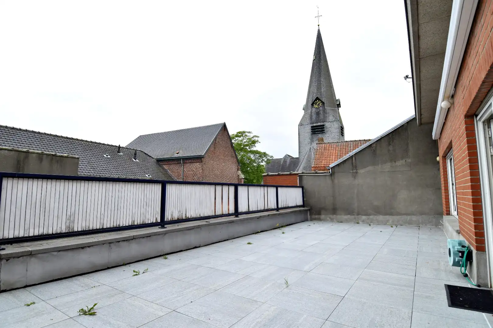 Ruim 3-slaapkamerappartement met zicht op de kerk te koop centrum Bellegem foto 13