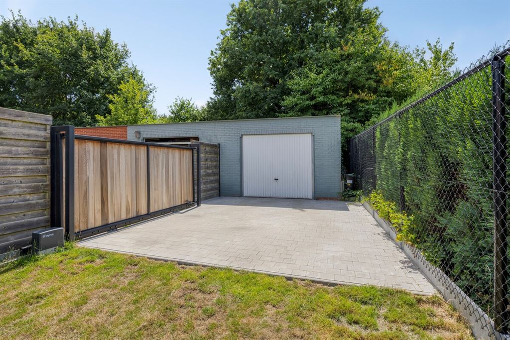 Knappe gerenoveerde woning op een gunstige locatie te Gelrode!  foto 28