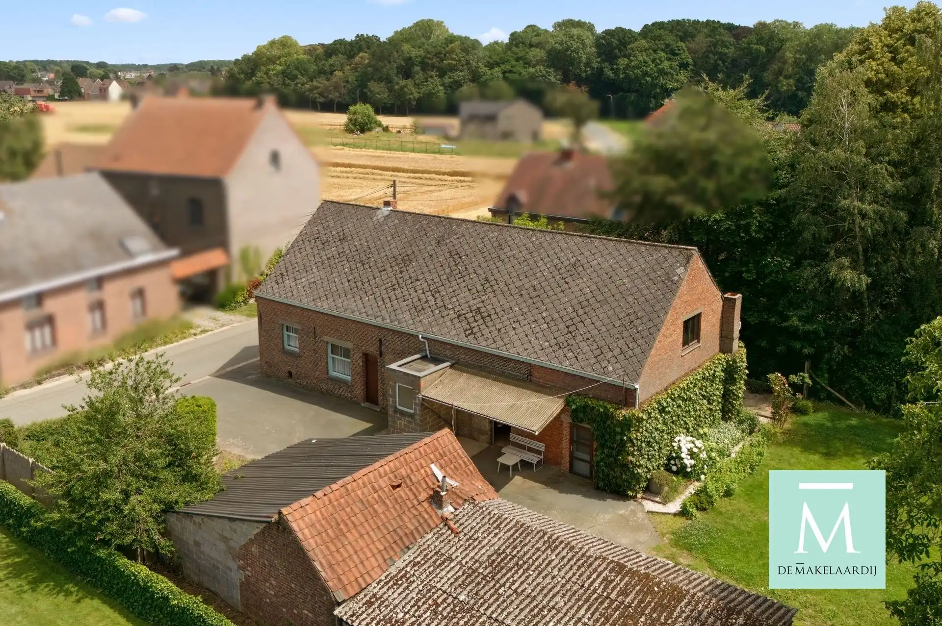 Te renoveren hoeve op een perceel van 20 are in het landelijke Eppegem foto 12