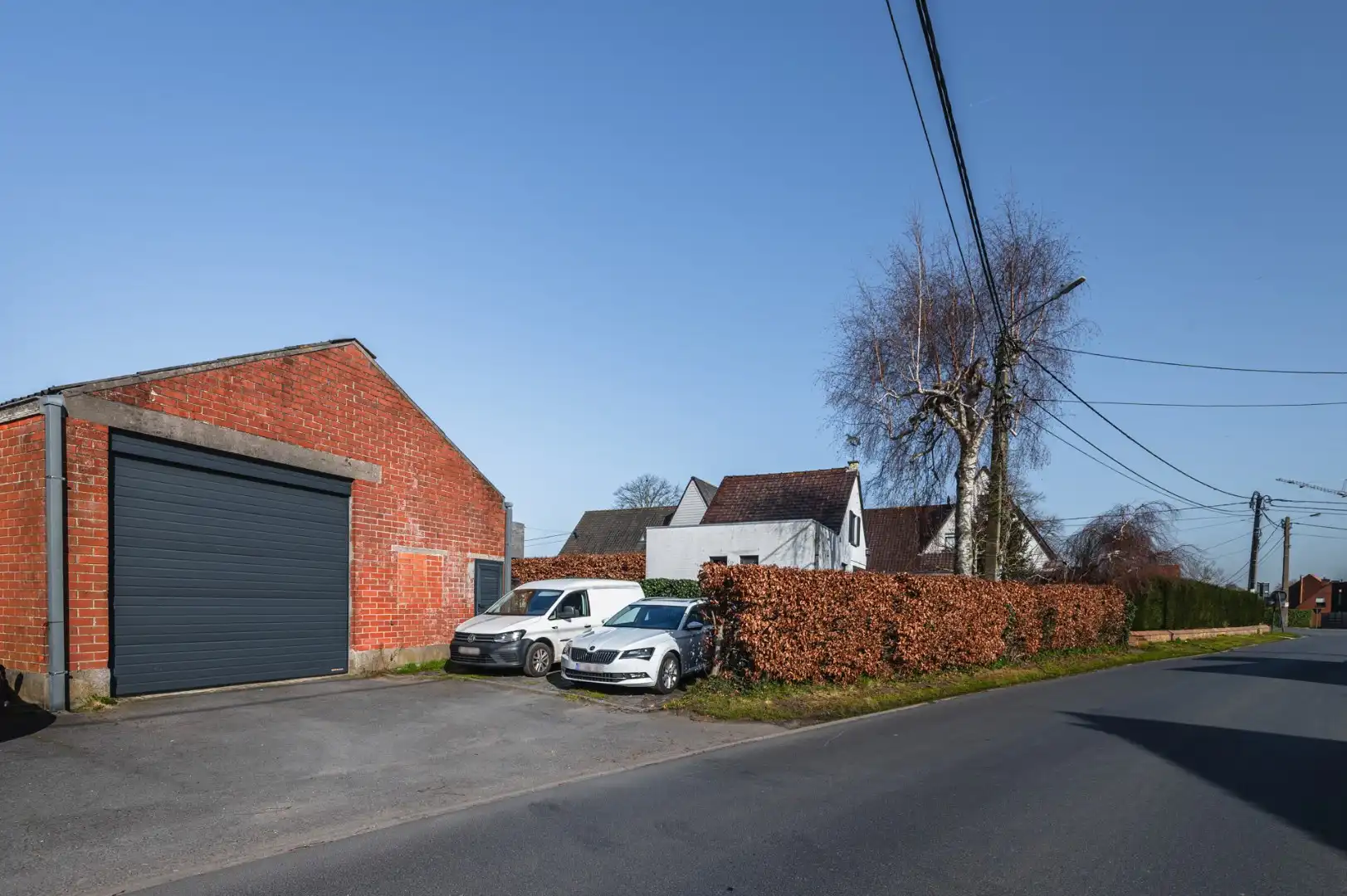 Alleenstaande woning met loods en bijhuis op 1073m² te Torhout. foto 2