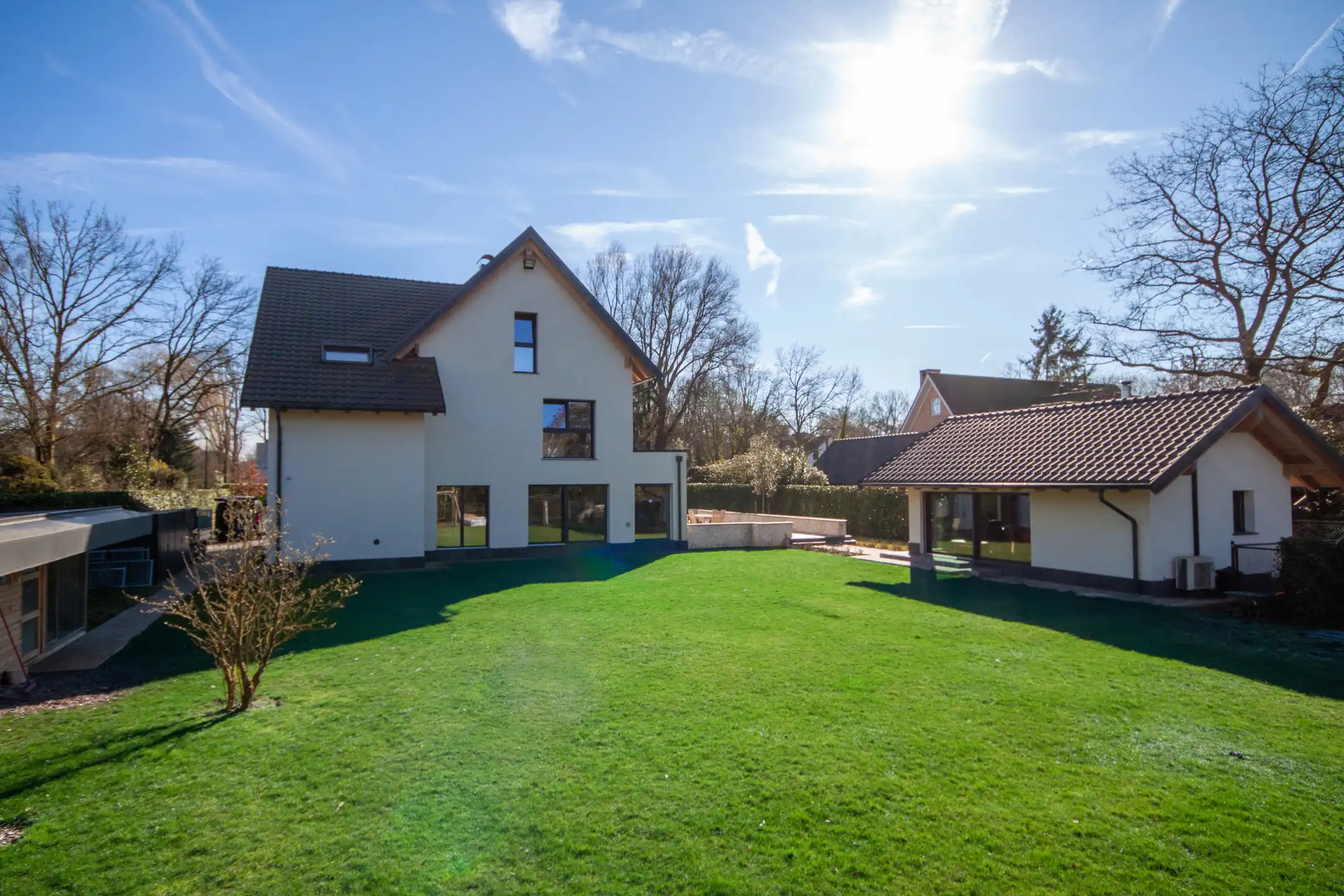 Recente, energiezuinige villa op toplocatie te Schilde foto {{pictureIndex}}