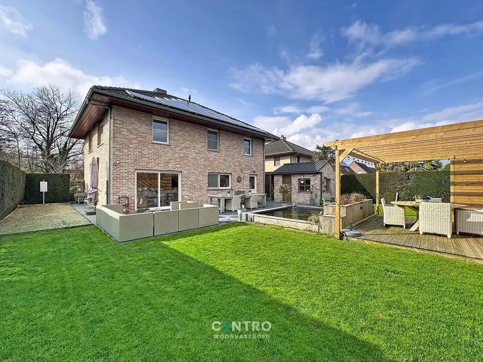 Kwalitatief afgewerkte villa met 4 slpks, garage én ZUIDger. tuin! foto 2