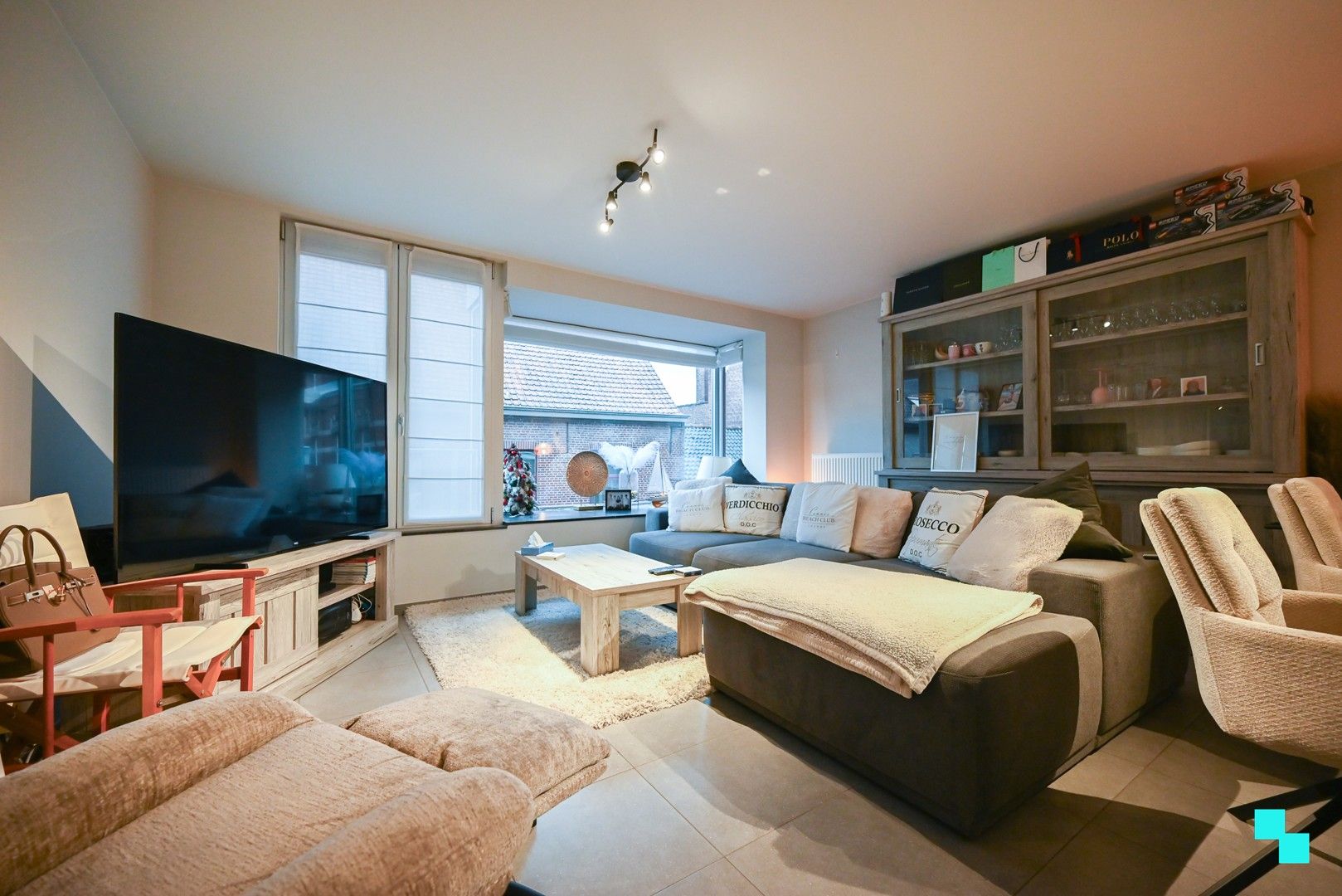 Perfect onderhouden appartement op centrumlocatie te Izegem foto {{pictureIndex}}