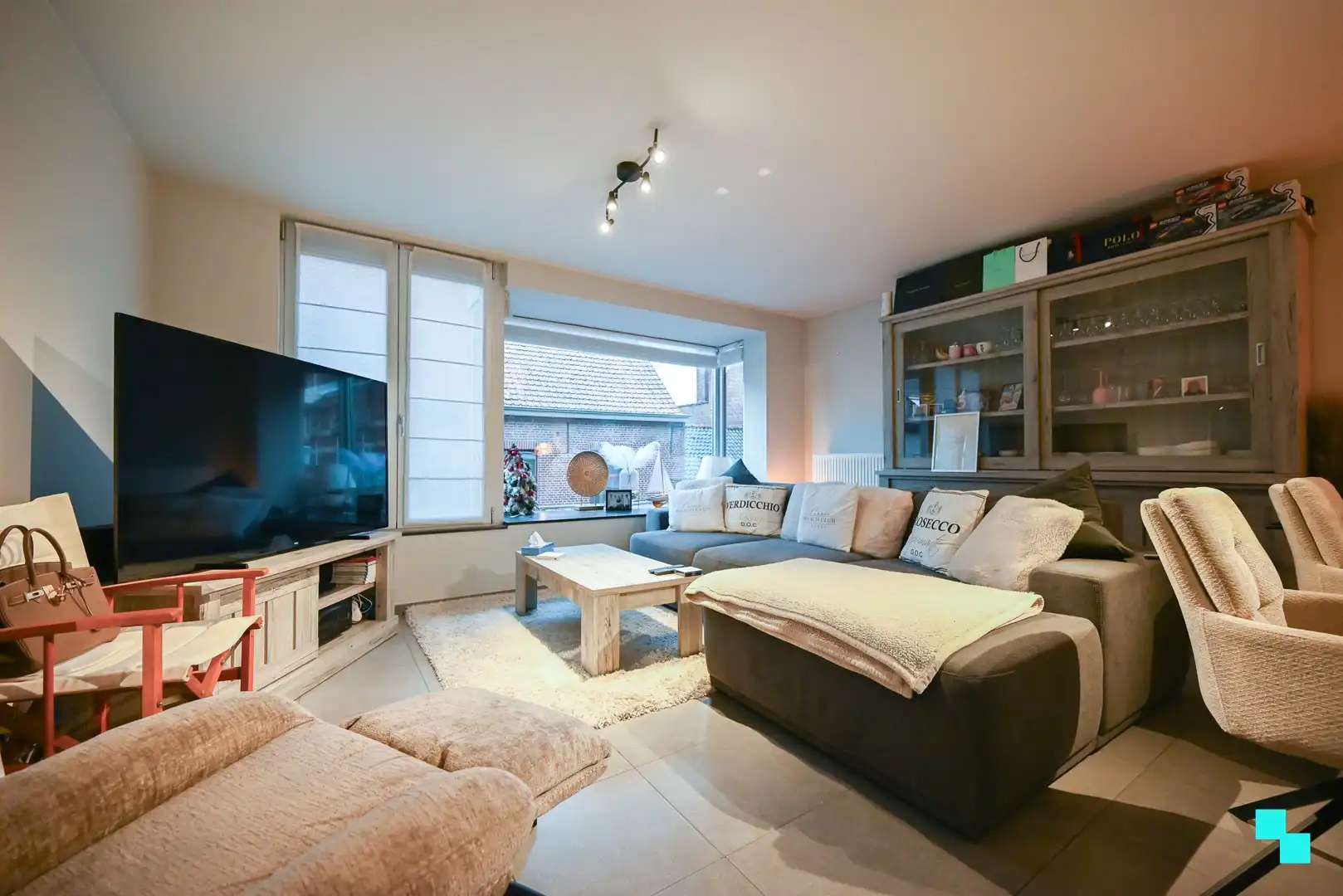 Perfect onderhouden appartement op centrumlocatie te Izegem foto {{pictureIndex}}