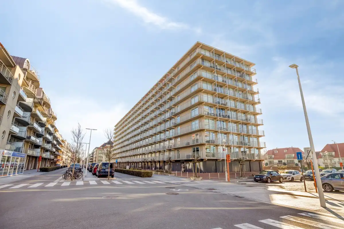 Luxueus gerenoveerd appartement + privé-kelder foto 10