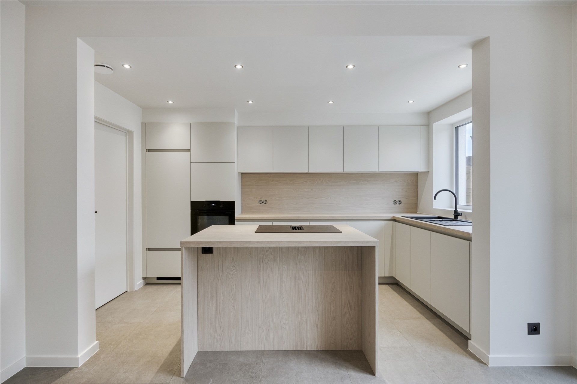 Moderne woning met 4 slaapkamers te Sint-Lievens-Houtem foto 5