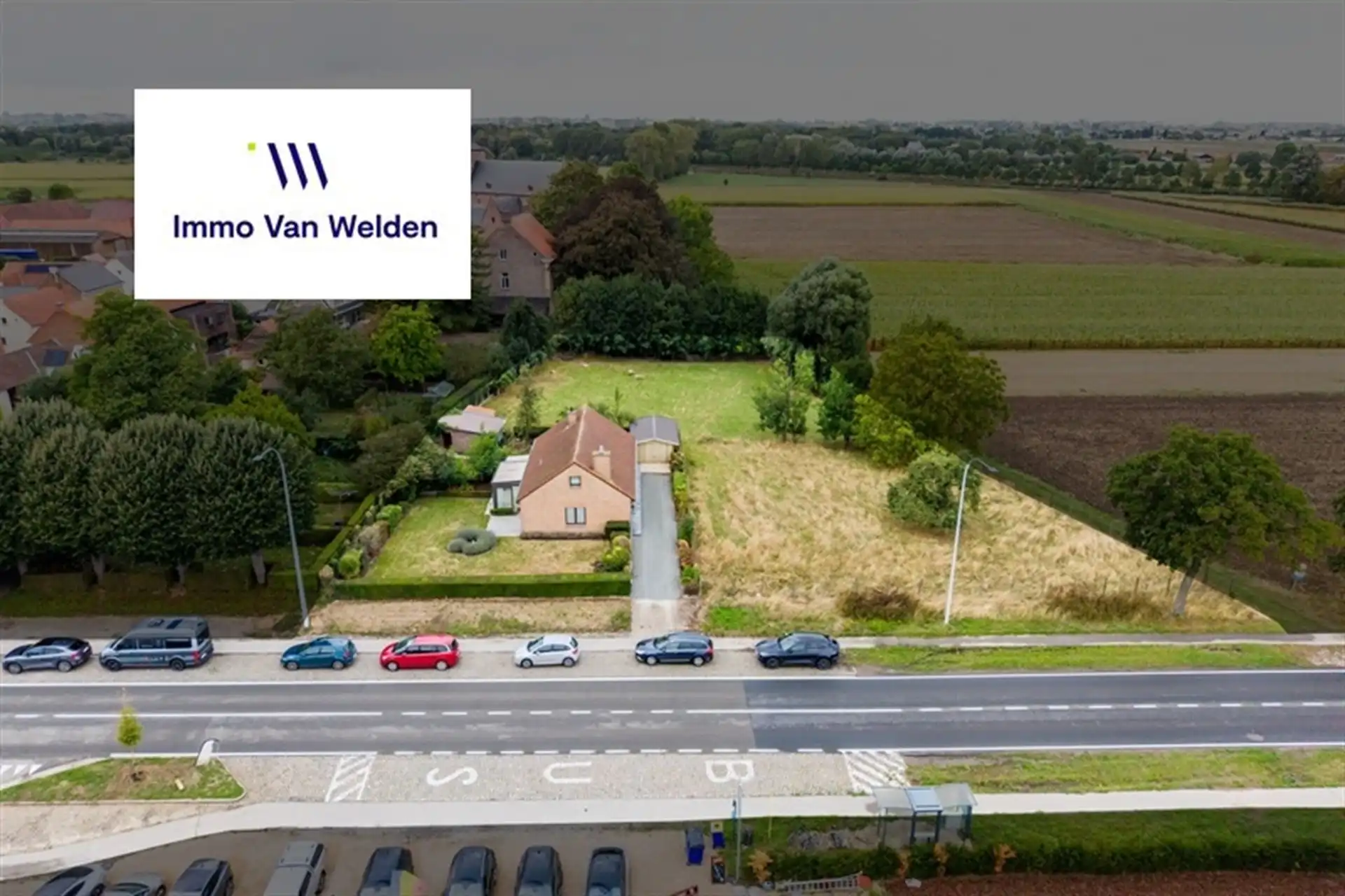 Vrijstaande woning met uitzonderlijk ruim perceel en landelijk uitzicht foto 35