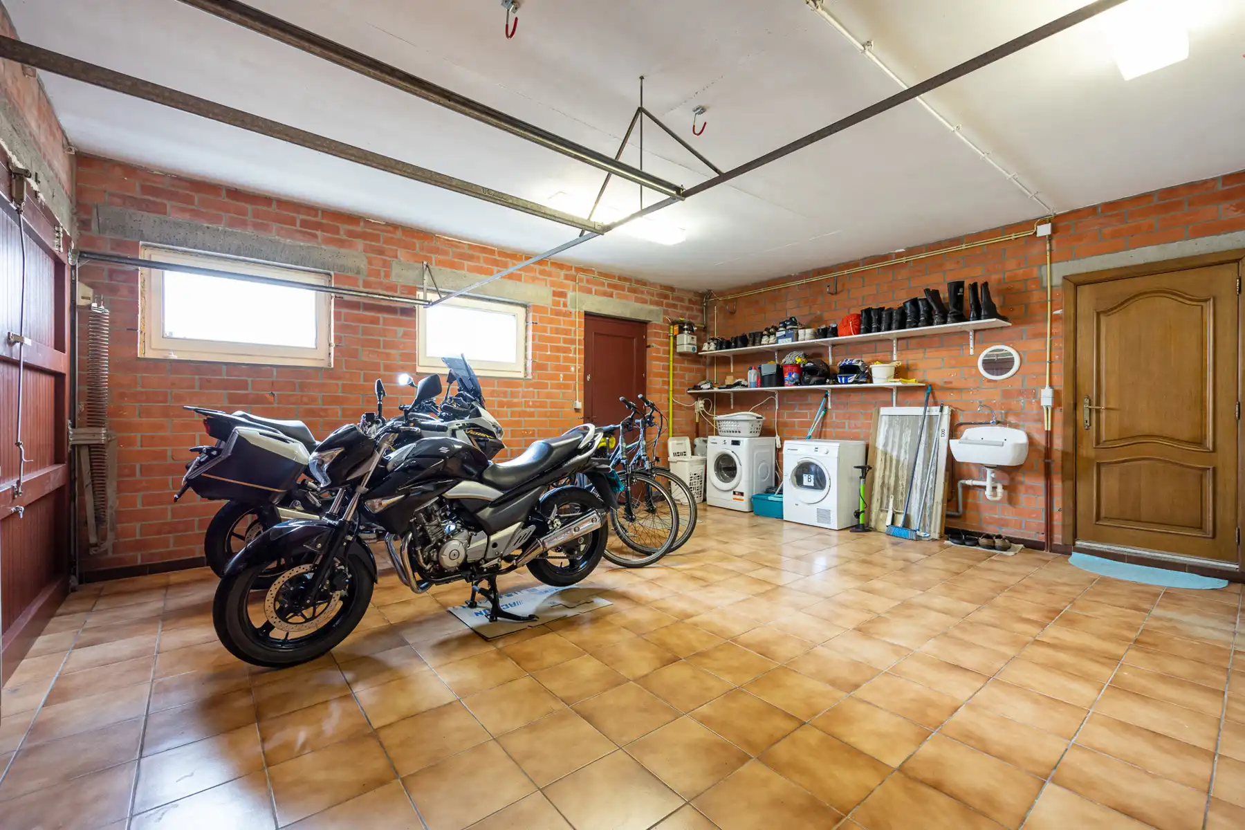Verrassend ruime woning met 6 slaapkamers en 2 badkamers foto 16
