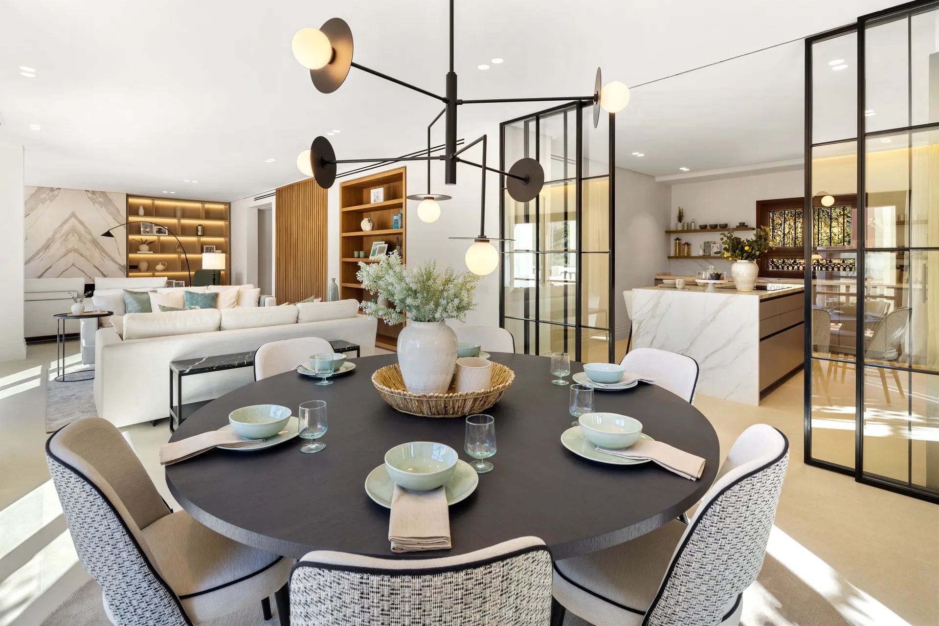 Ervaar de perfecte mix van Mediterrane charme en moderne luxe in deze exclusieve villa in Sierra Blanca foto 3