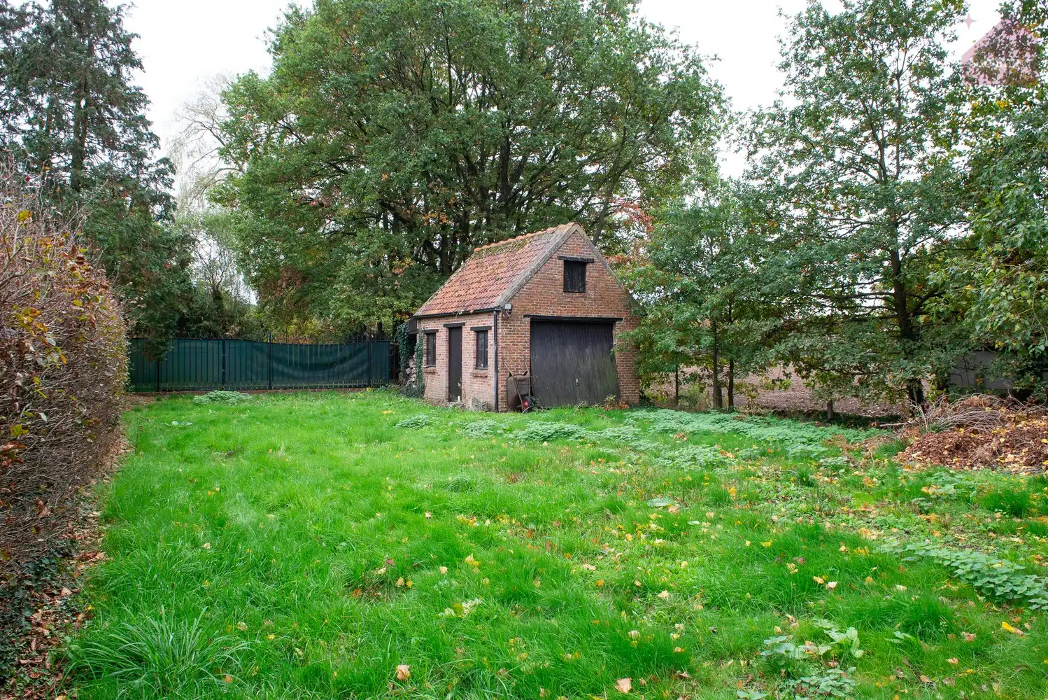 Ruime gezinswoning met 6 slaapkamers op een uitzonderlijk groot perceel van 21a 73ca foto 37