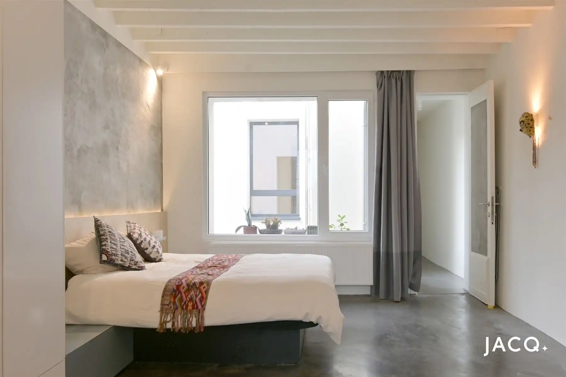 Modern gerenoveerd appartement met een authentieke toets foto 9
