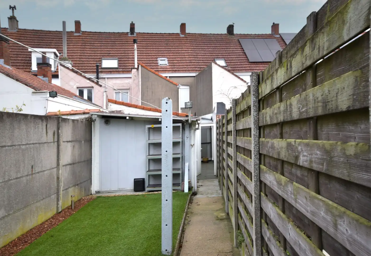 Verzorgde rijwoning in het centrum van Roeselare foto 14