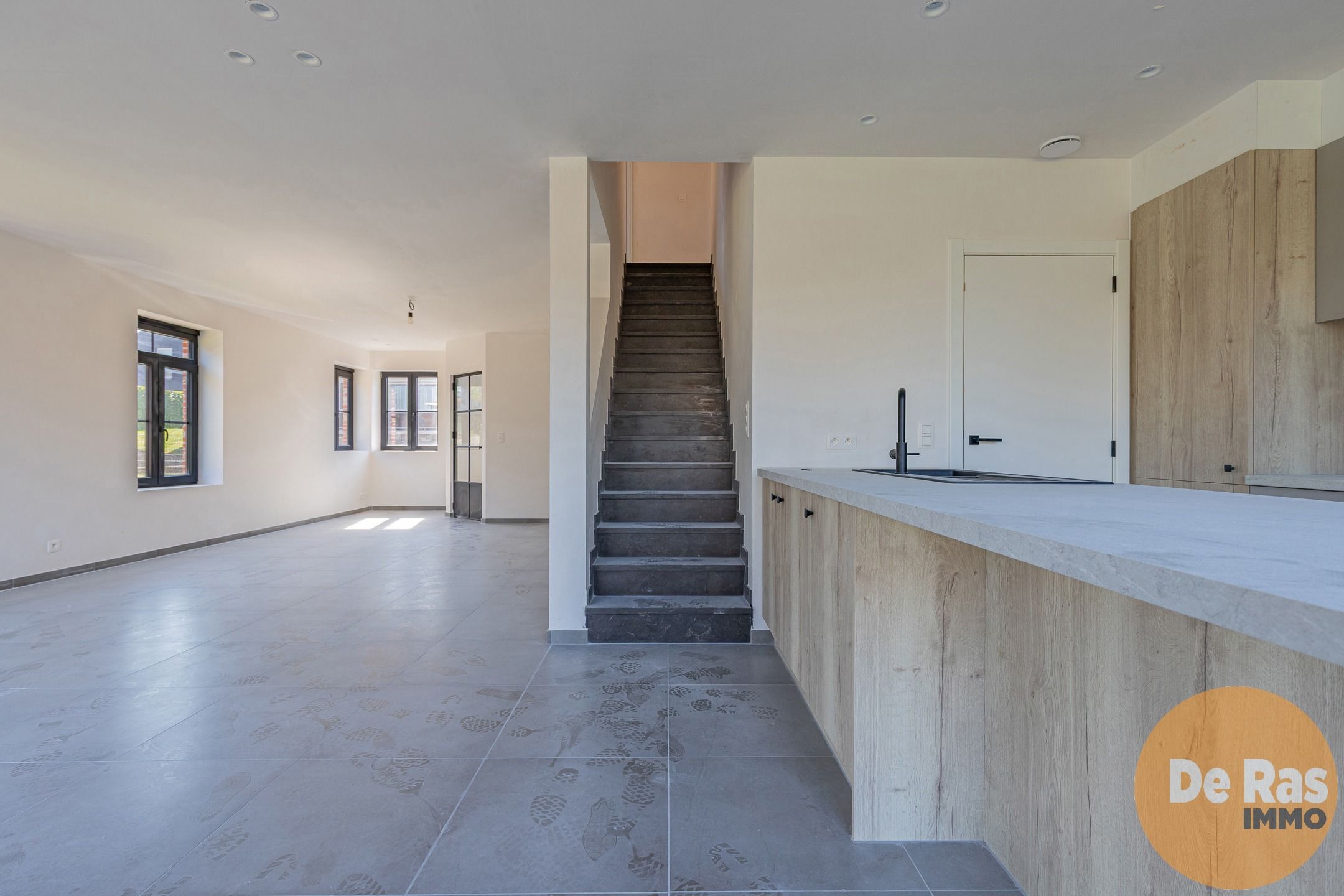 KERKSKEN - Ruime nieuwbouwwoning met 4slpk, garage en tuin! foto 5