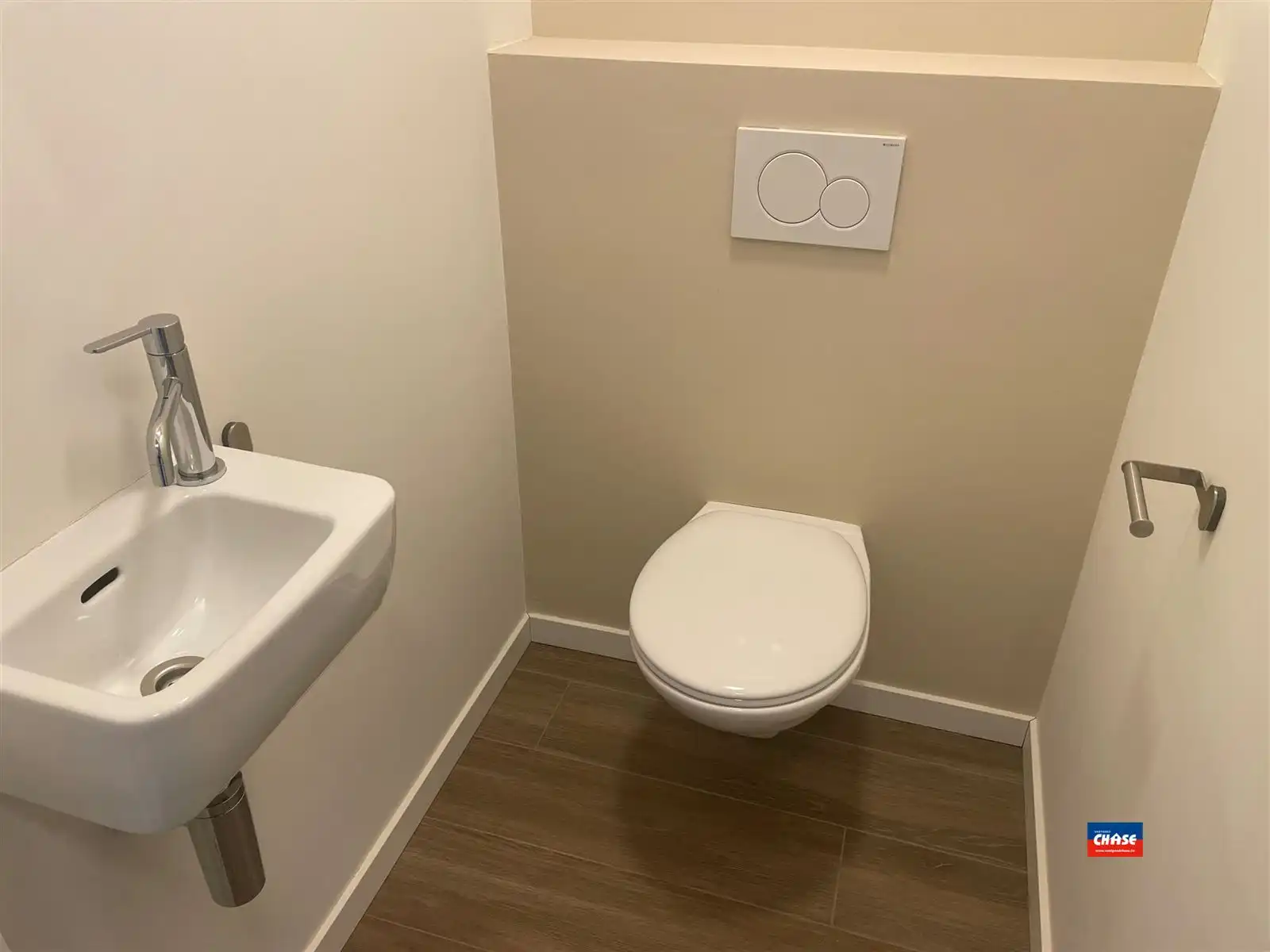 Knap nieuwbouwappartement met 2 slaapkamers, groot terras met prachtig uitzicht en ondergrondse autostaanplaats foto 17