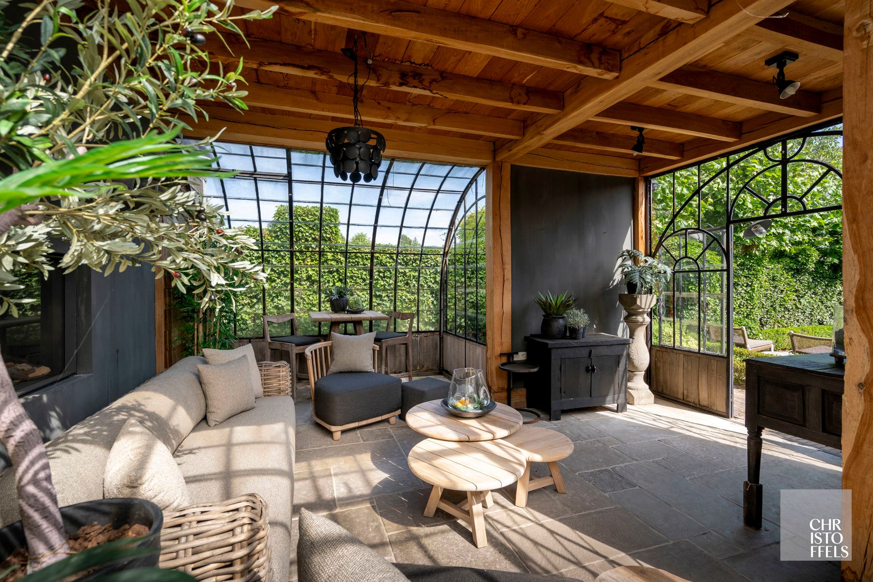 Stijlvolle herenvilla van 533 m² met zwembad, wintertuin en gastenverblijf nabij de Nederlandse grens! foto 30