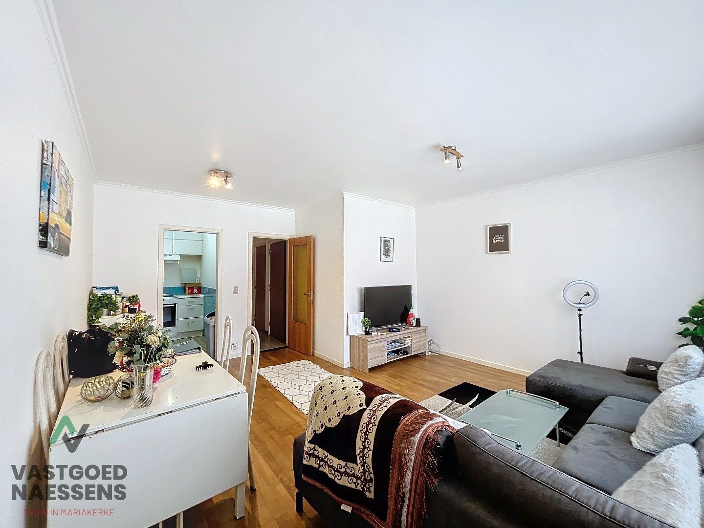 Instapklaar 2 SLPK appartement in rustige woonwijk  foto {{pictureIndex}}