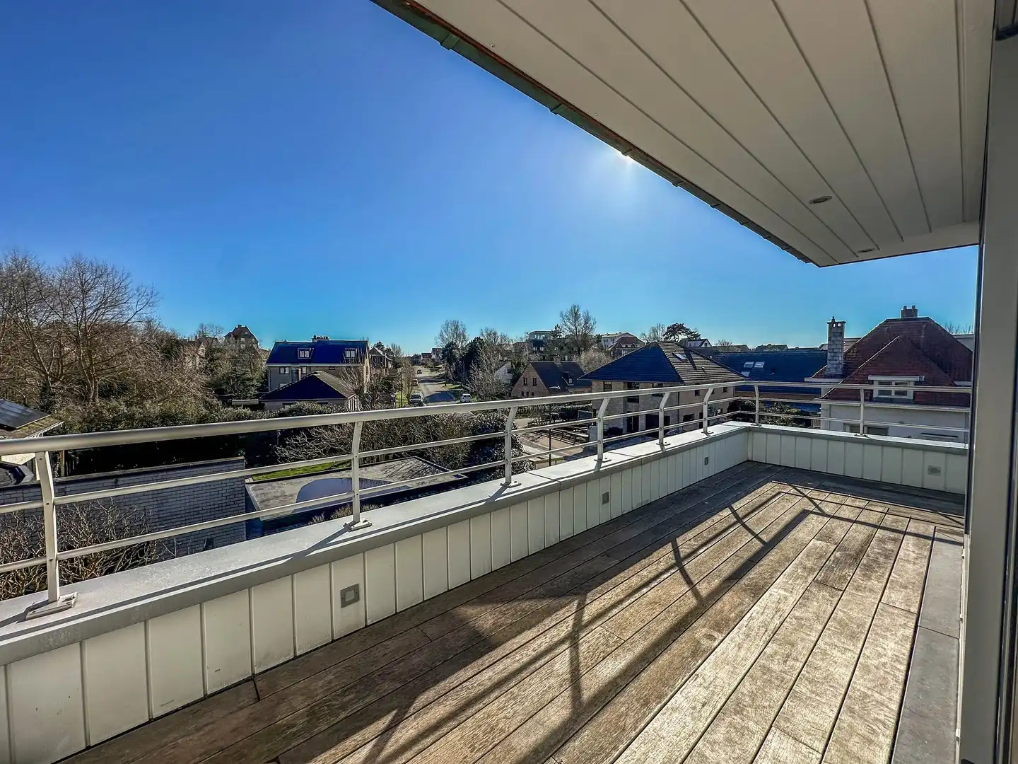 Instapklaar topappartement met royaal zonneterras kortbij zee. foto 3