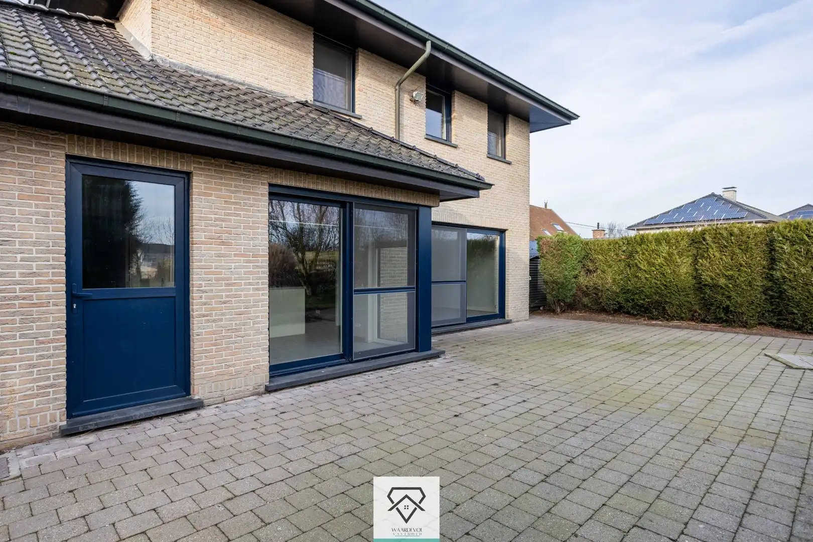 Moderne instapklare villa te koop met zonnige tuin foto 22