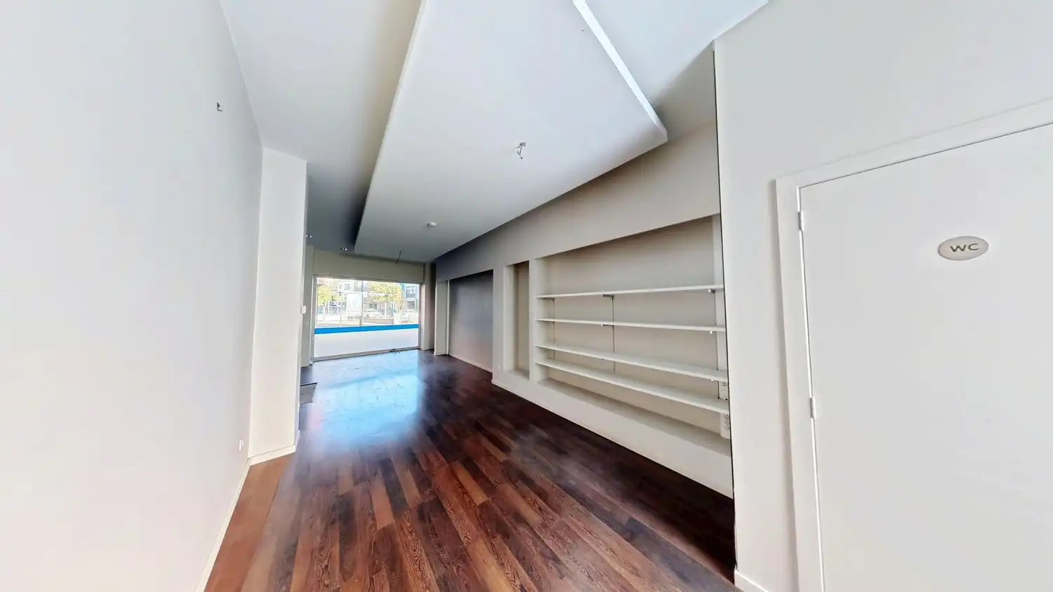 Handelspand met zeer ruim appartement in het centrum Brakel! foto 5