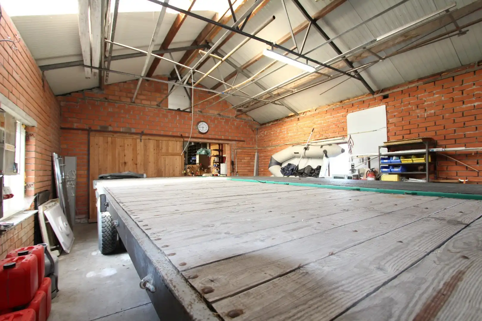 Landelijk gelegen woning met loods foto 22