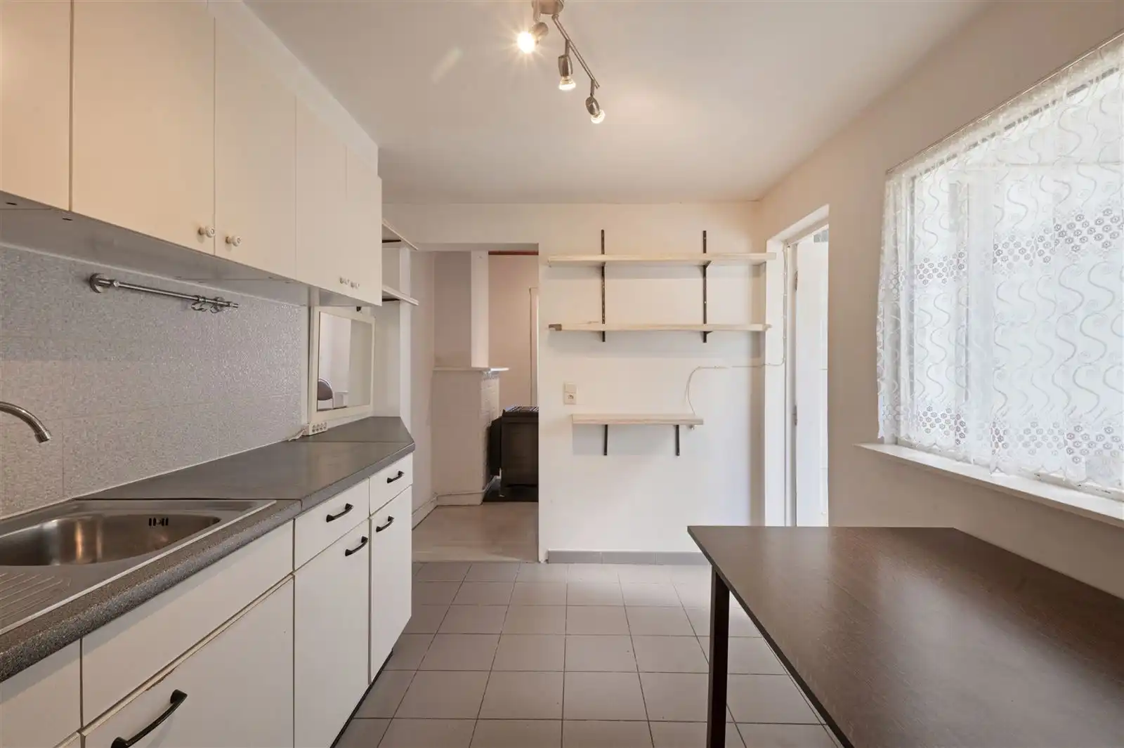 Gesloten bebouwing met tuin in Destelbergen! foto 8