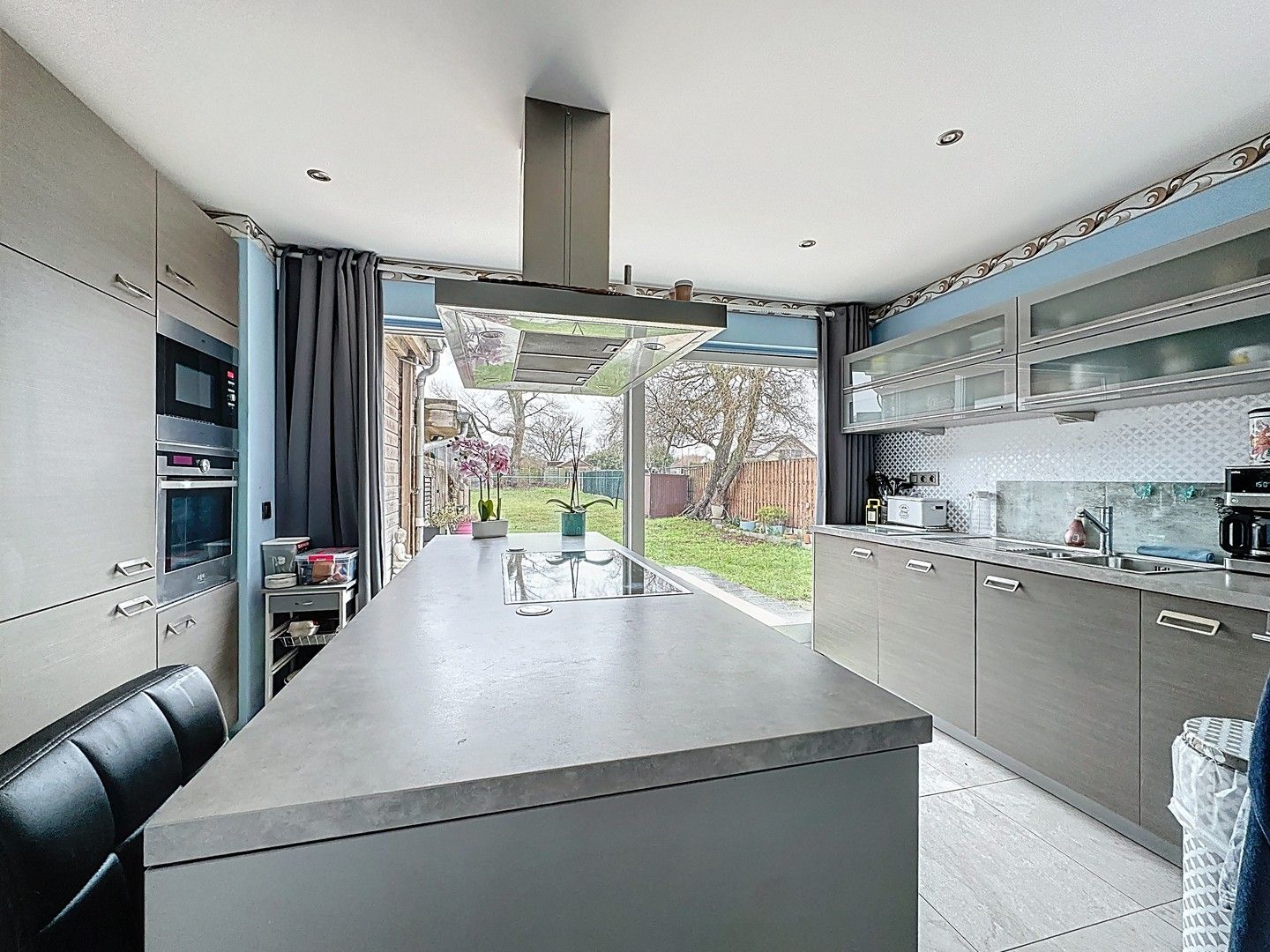 Gerenoveerde woning met grote tuin. foto 5