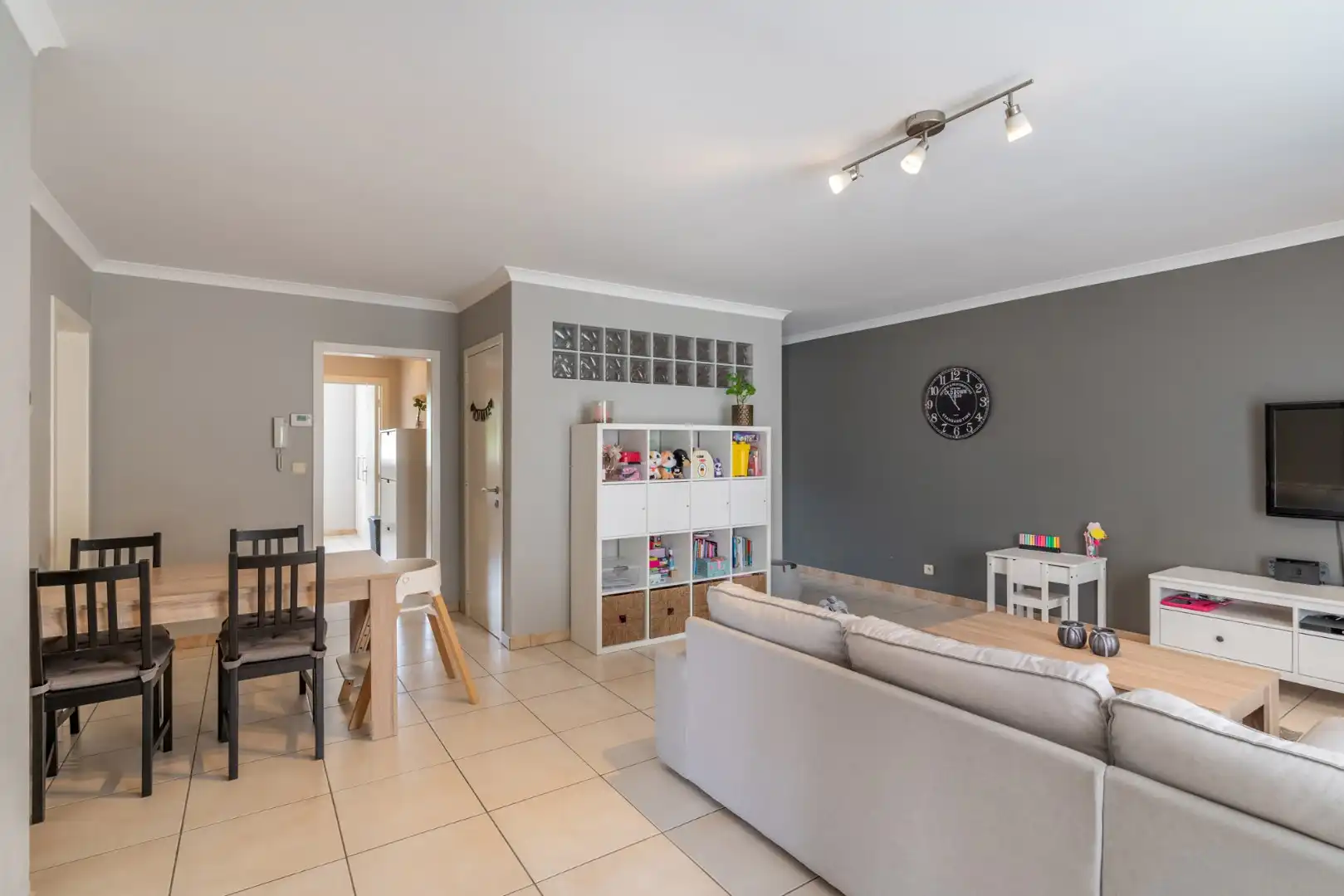 Verzorgd, degelijk en betaalbaar appartement met ruime kelder en inpandige garage foto 6