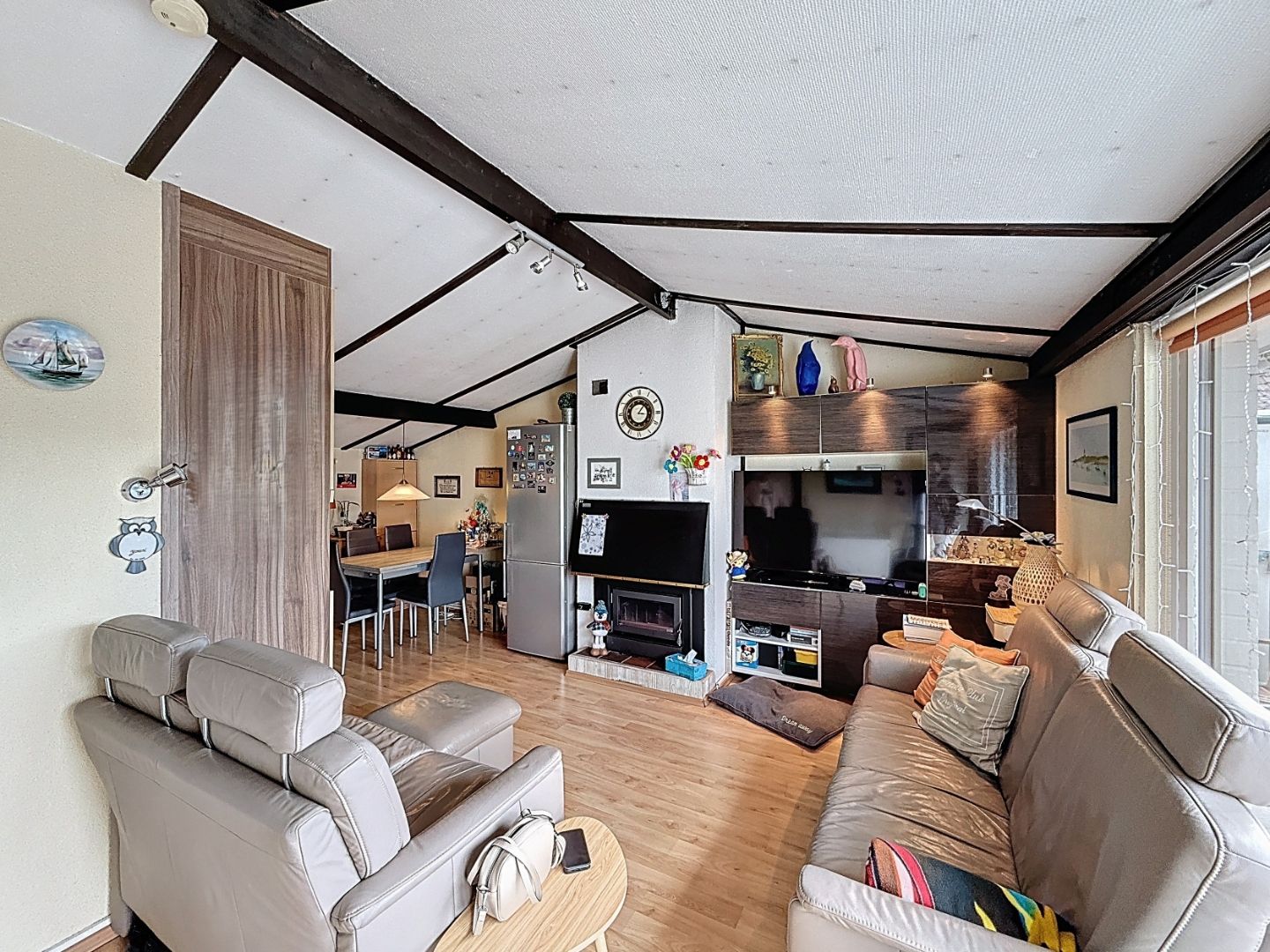 Vakantiewoning met parking en garage nabij zee & duinen foto 4