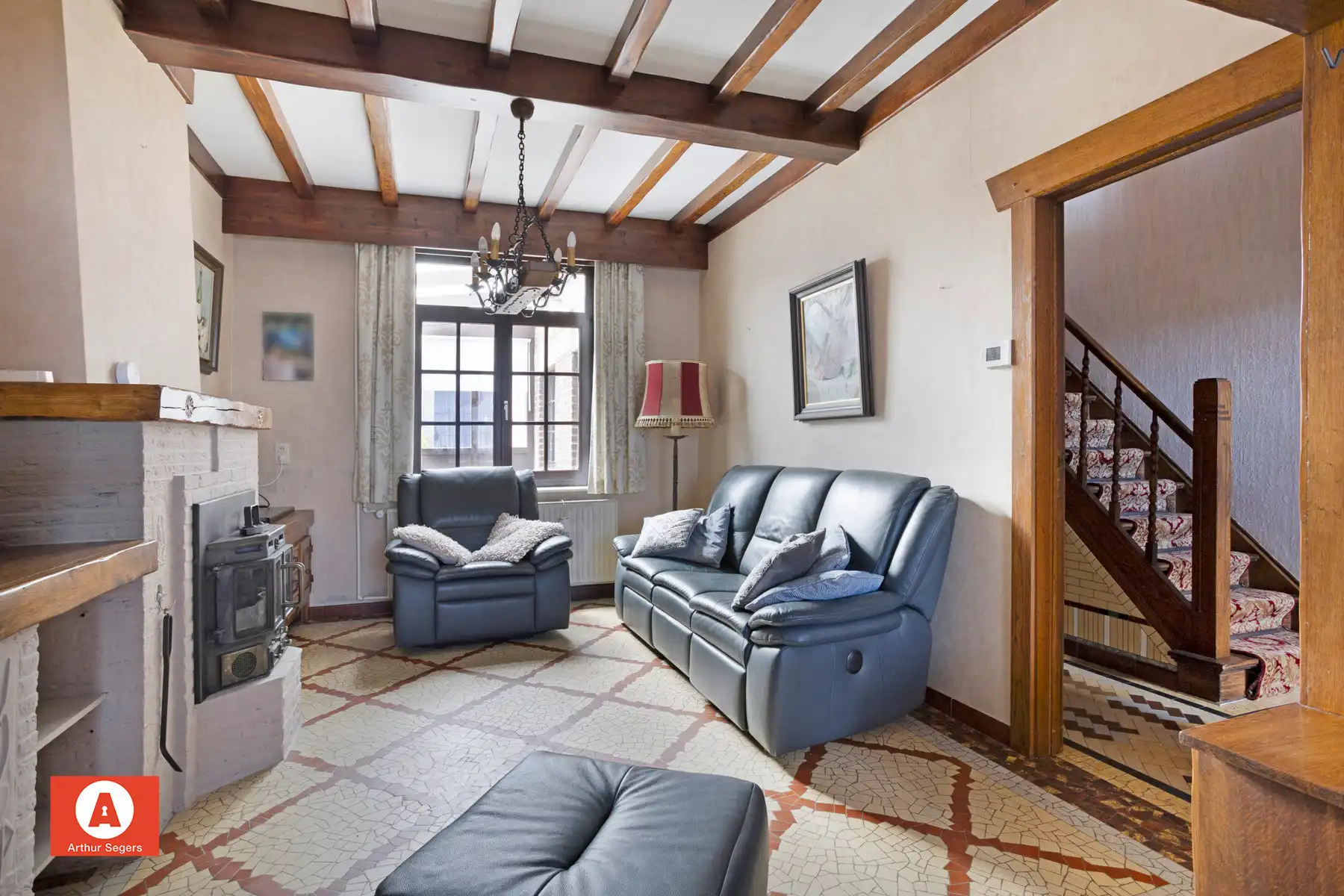 Te renoveren woning met werkhuis en ruime tuin foto 4