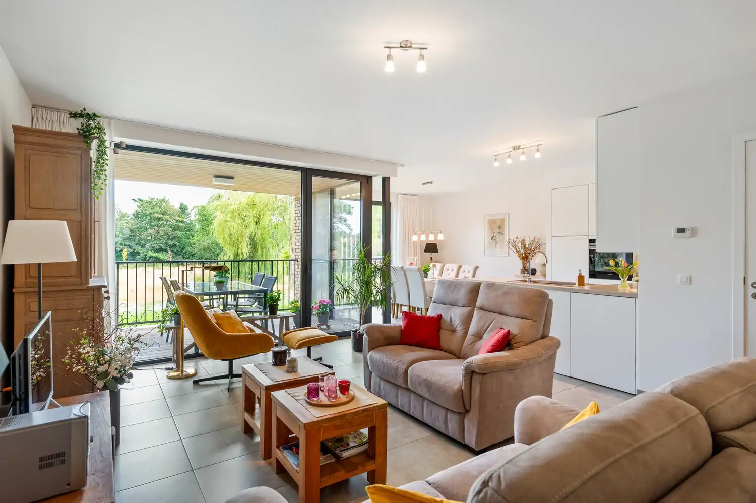 Recent appartement met 2 slaapkamers, overdekte terrassen en gemeenschappelijke tuin foto 5