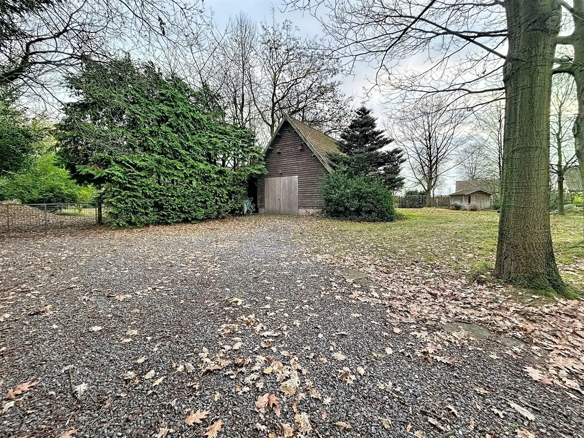 Energiezuinige statige villa met 5 slaapkamers en riant bijgebouw op perceel van 14262m² foto 30