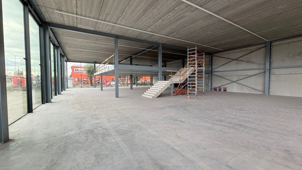 Nieuwbouw showroom met magazijn te huur aan A12 in Aartselaar foto 7