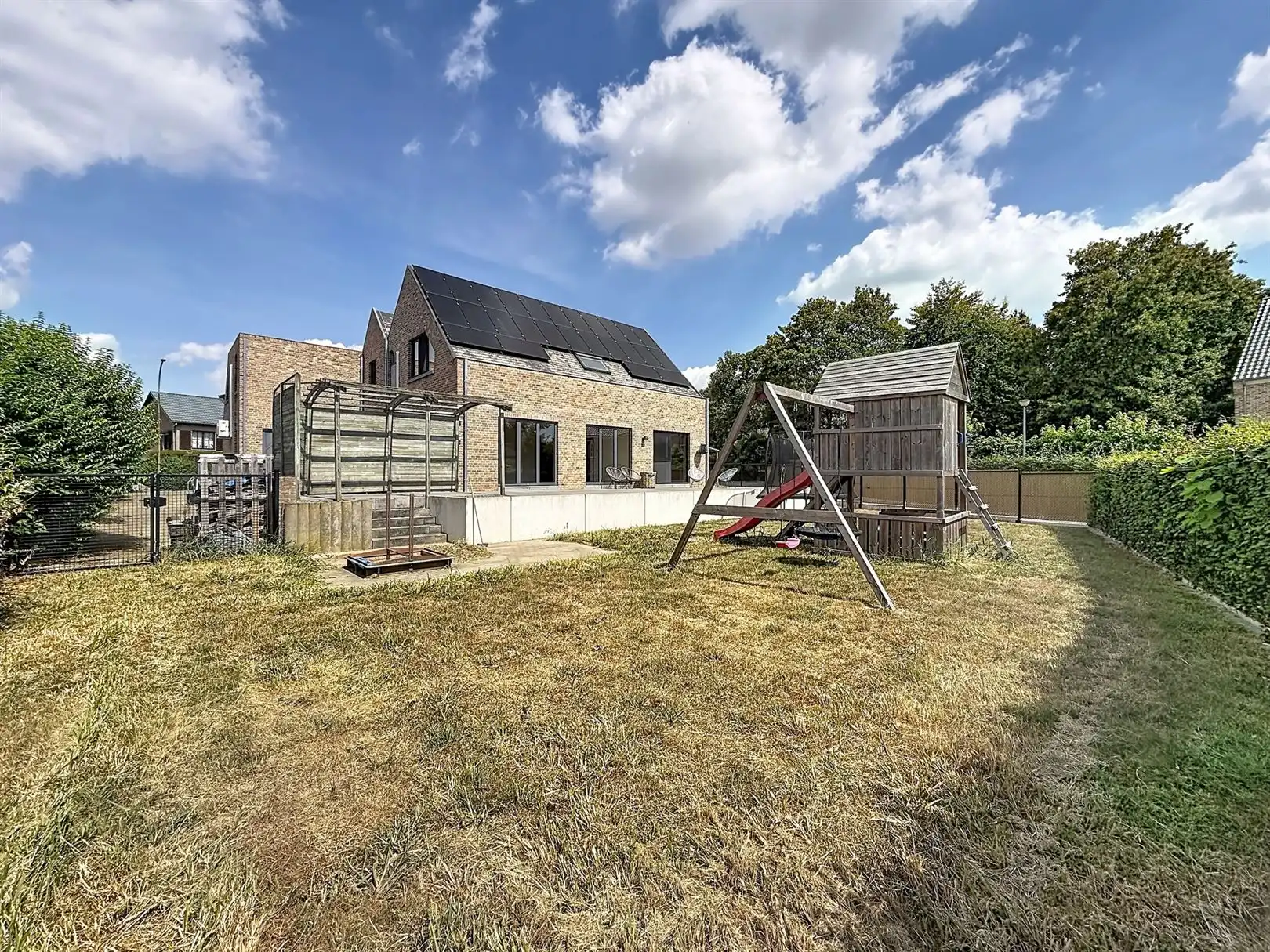 Huis met praktijkruimte, 4 slpks,  2 bdks, 10a 34ca foto 7