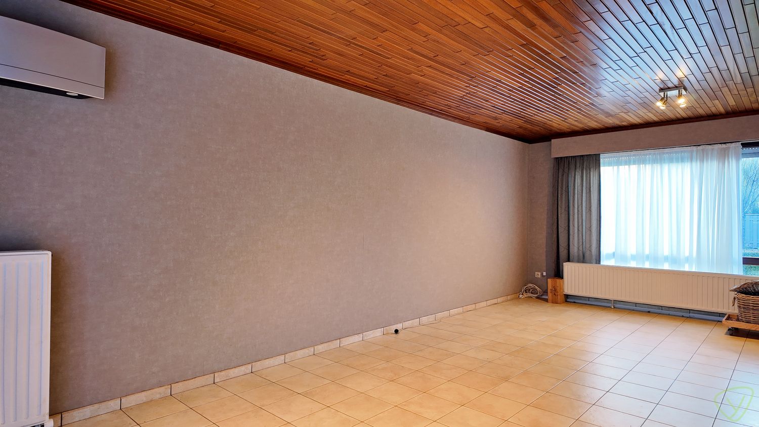 Rustig gelegen vrijstaande gezinswoning met ruime tuin in Eeklo! foto 4