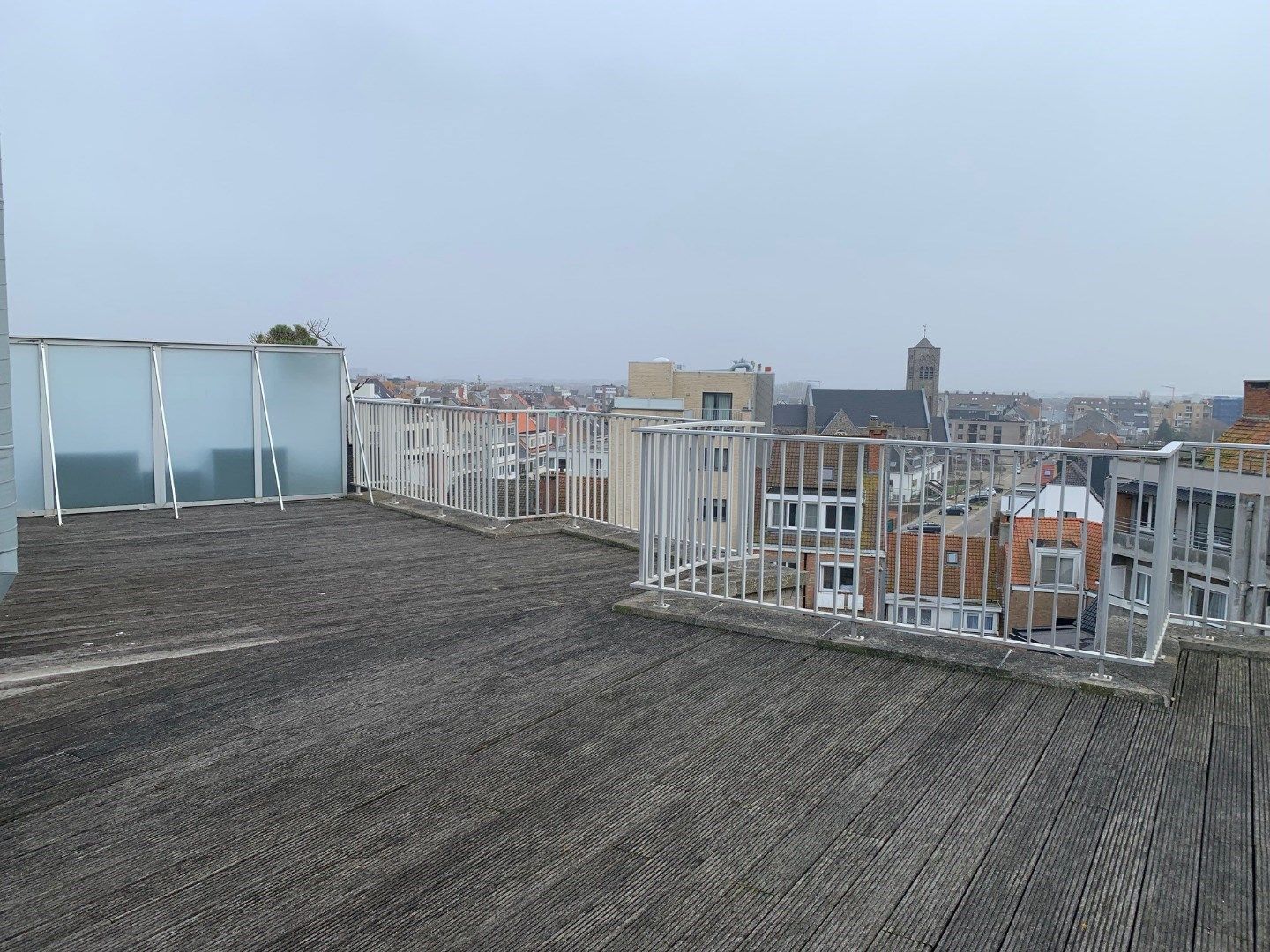 Moderne instapklare studio - gemeubeld - vlak aan zee foto 17