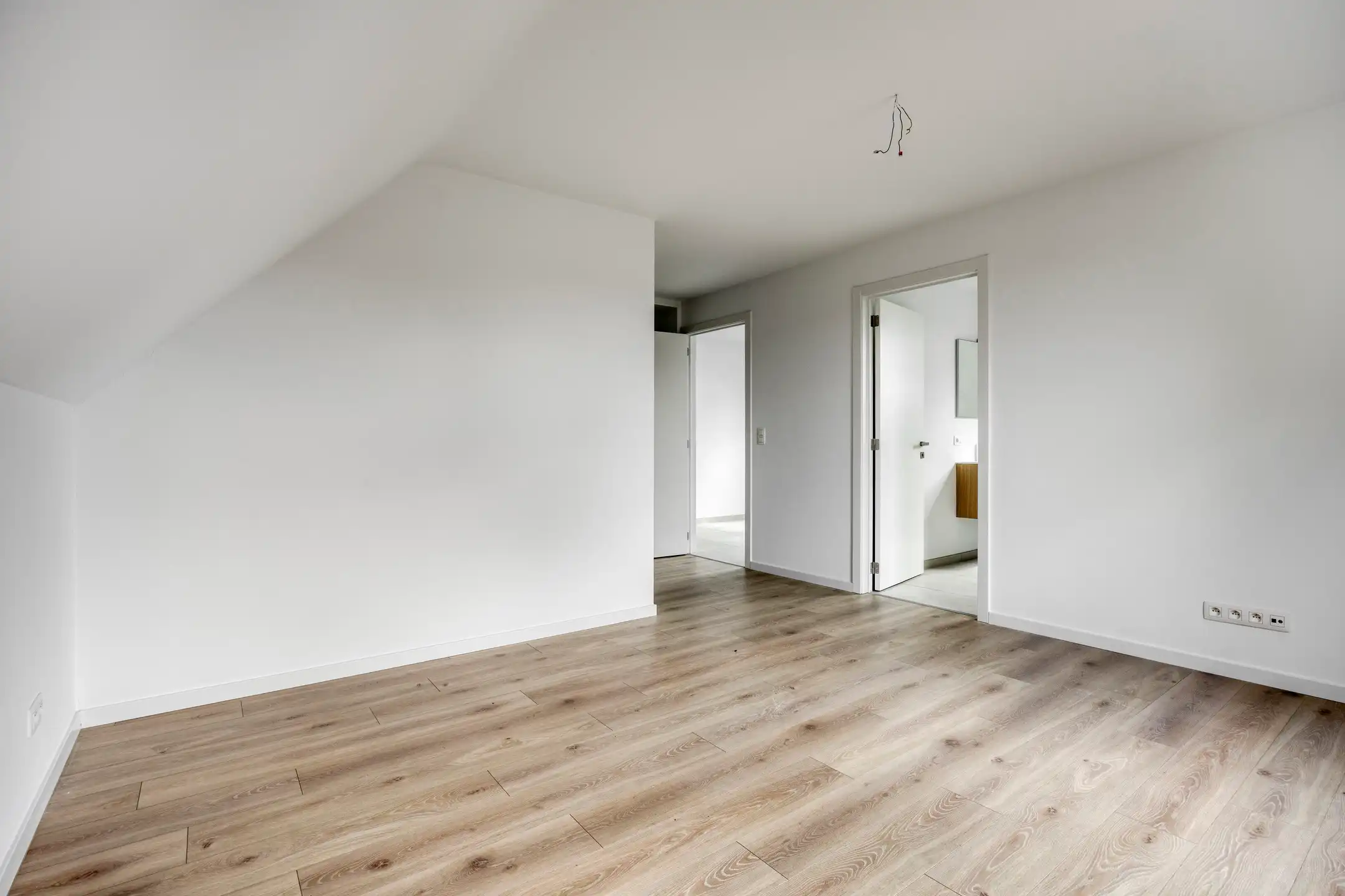 Nieuwbouwwoning met 6 slaapkamers & 3 badkamers (aan 6% btw) foto 24
