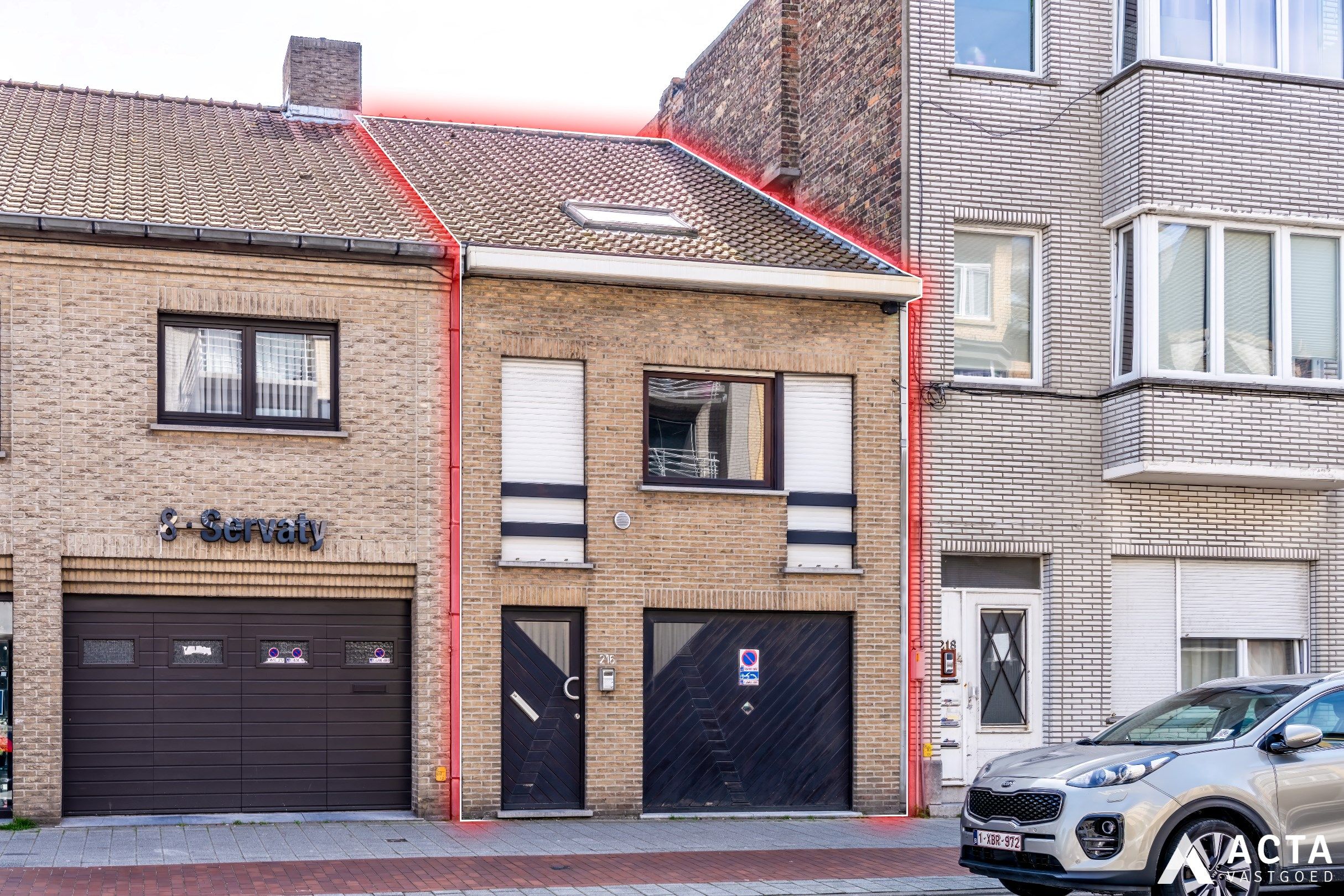 Op te frissen rijwoning met garage foto 1