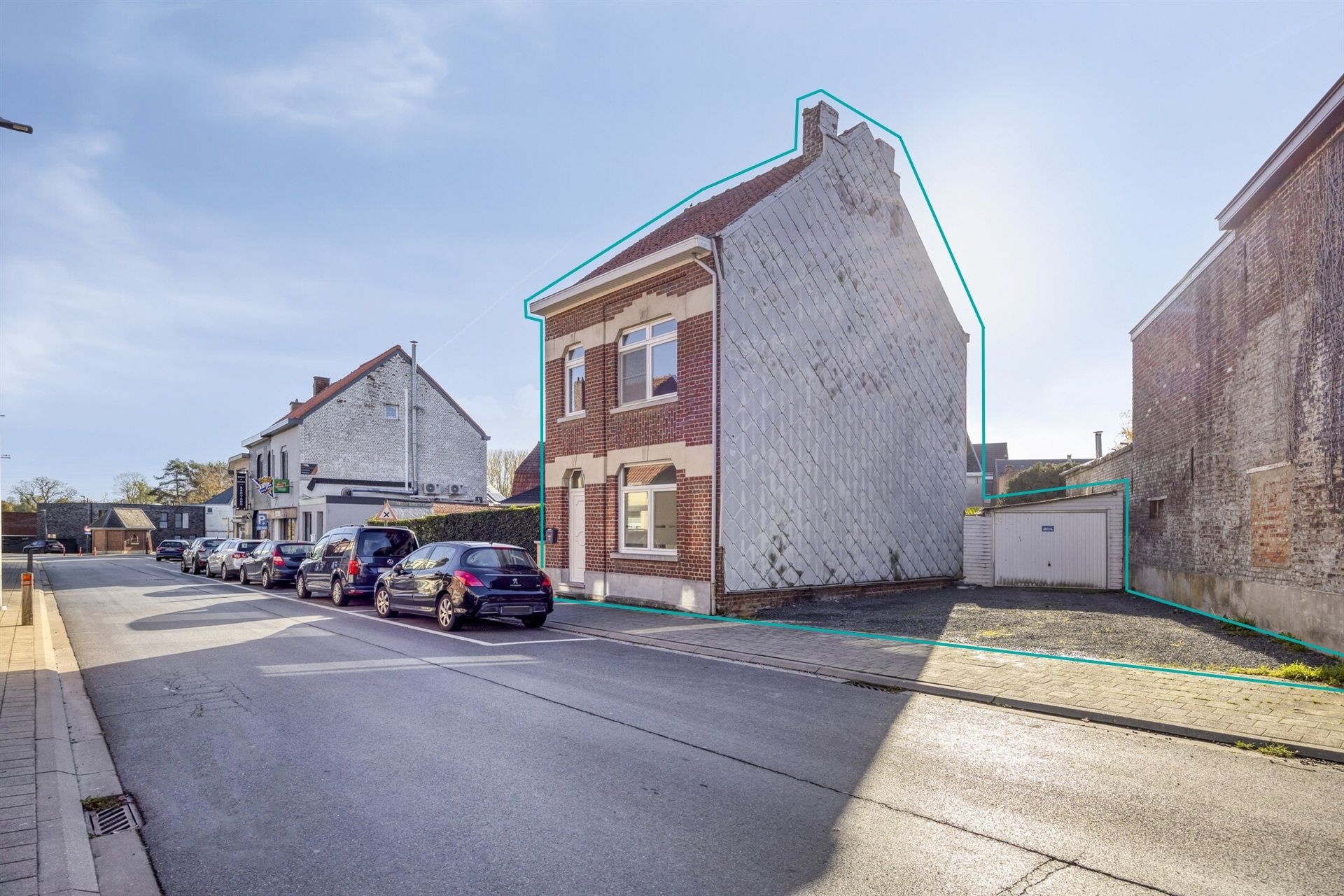 Hoofdfoto van de publicatie: Te renoveren woning in centrum Mollem