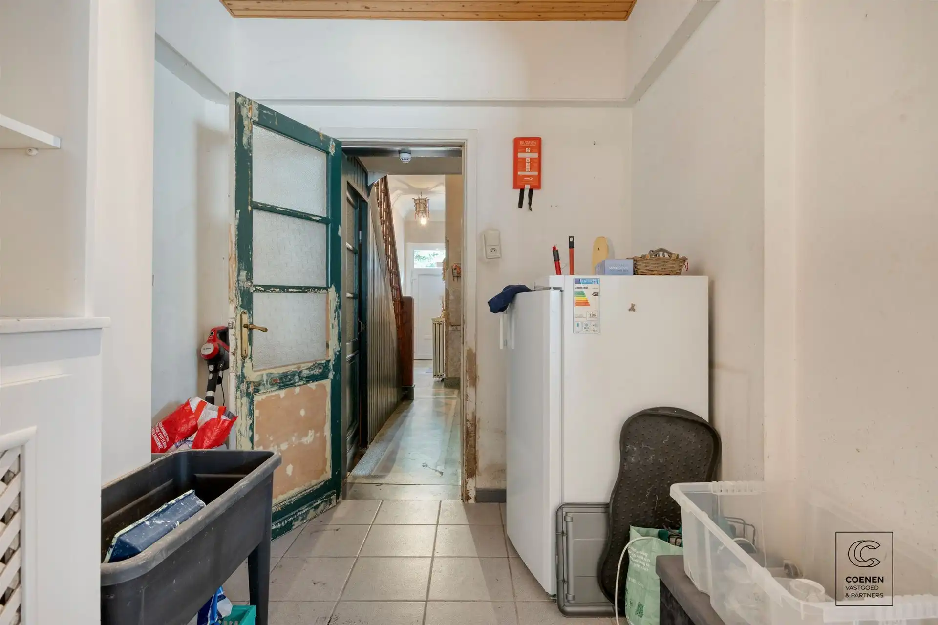 Te renoveren rijwoning van 187 m², twee slpk en ruime tuin! foto 14