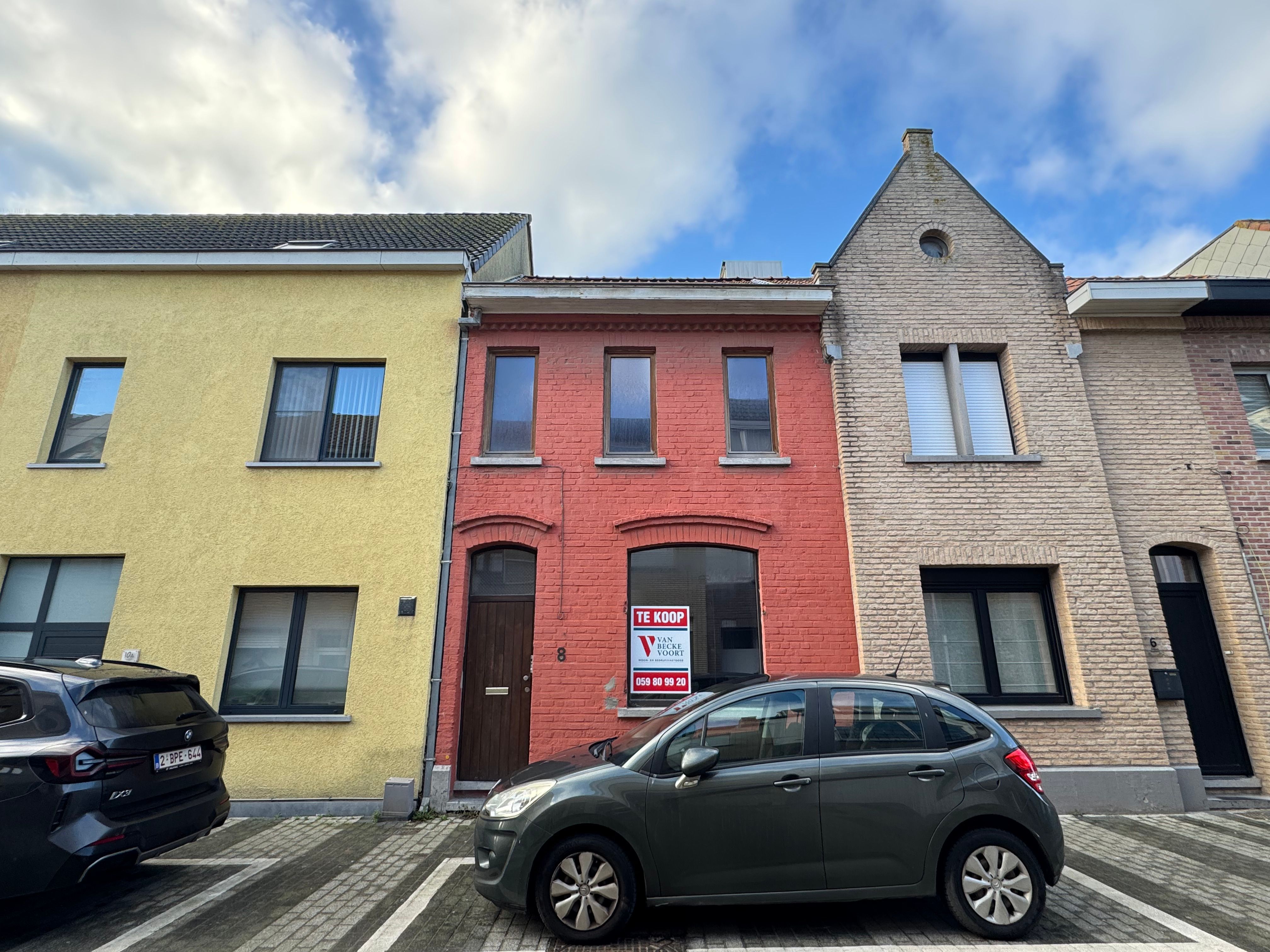 Te renoveren rijwoning Middelkerke foto {{pictureIndex}}