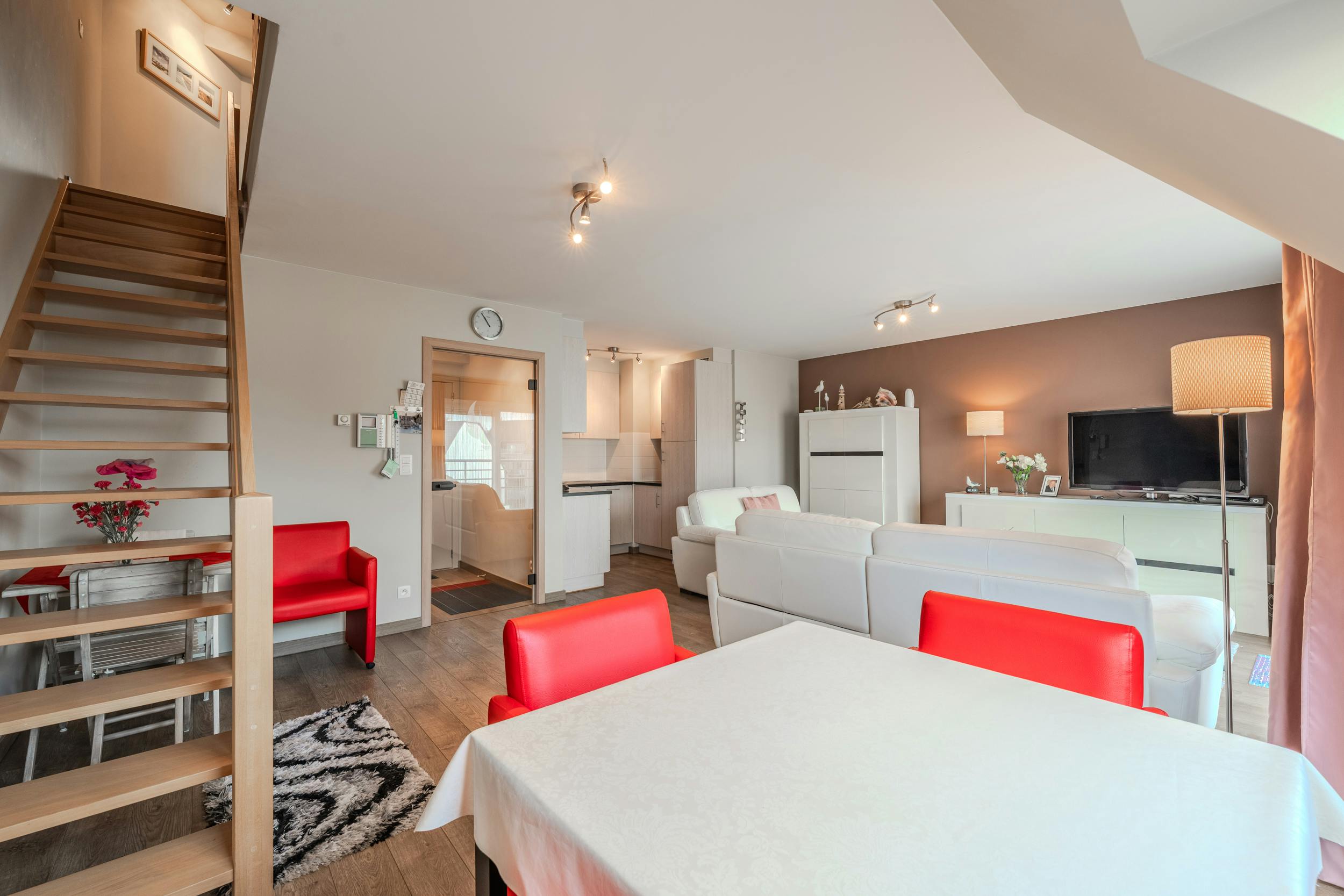 Prachtig duplexappartement met 2 volwaardige slaapkamers foto 5
