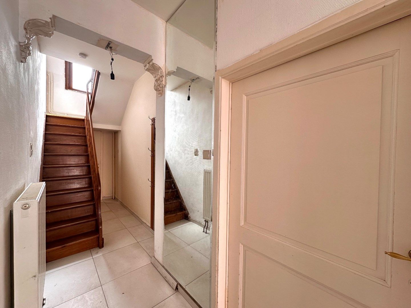 Charmante en ruime woning met 4 slaapkamers en veel potentieel in het hart van Tongeren foto 2