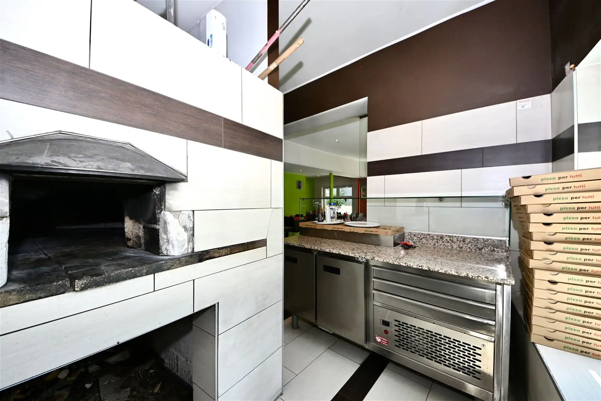 Handelspand met restaurant en appartement foto 16