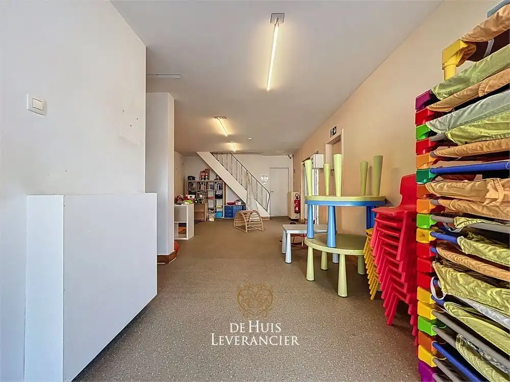 Uniek gebouw met handel en woongelegenheden te koop in Rumst foto 18