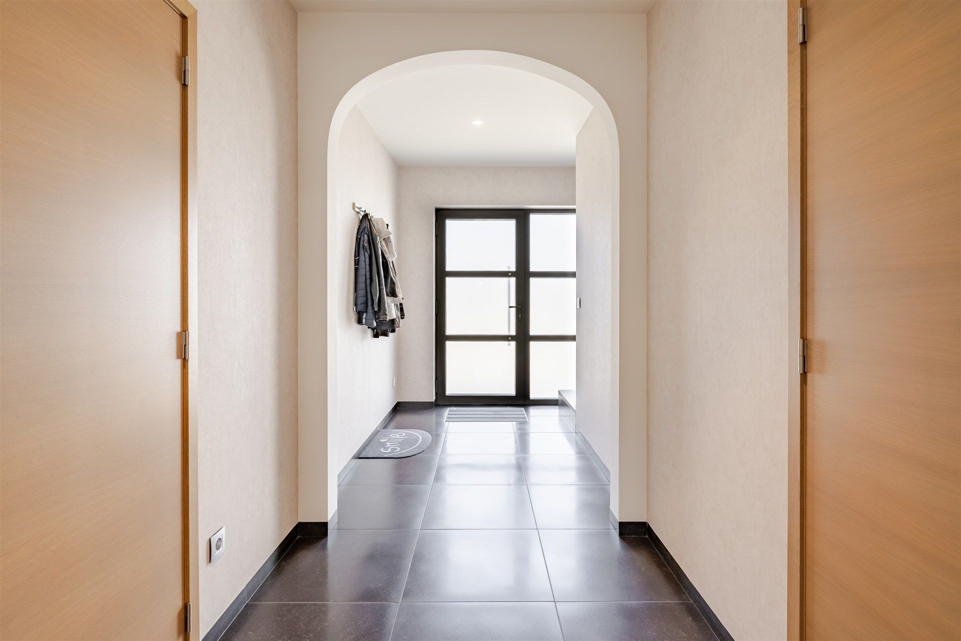 Topper!! Ruime lichtrijke woning, instapklaar! foto 6
