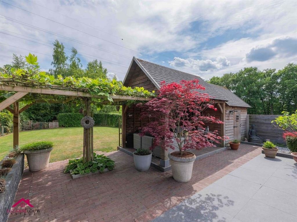 Hoogwaardig afgewerkte, landelijke villawoning foto 10