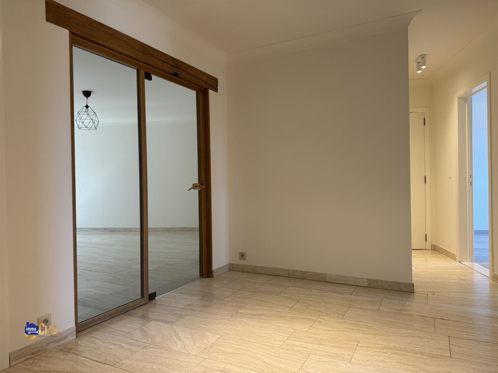 Ruim gerenoveerd appartement op het Sint-Martenplein foto 2