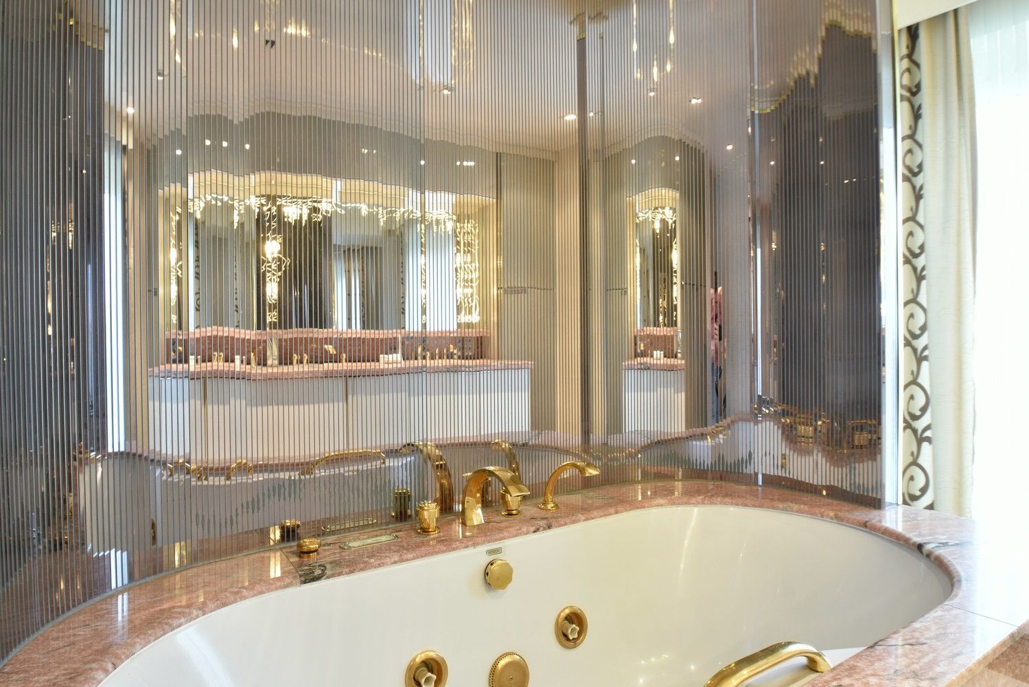 Klassevolle villa op een absolute zichtlocatie op een schitterend perceel met royale frontbreedte foto 20